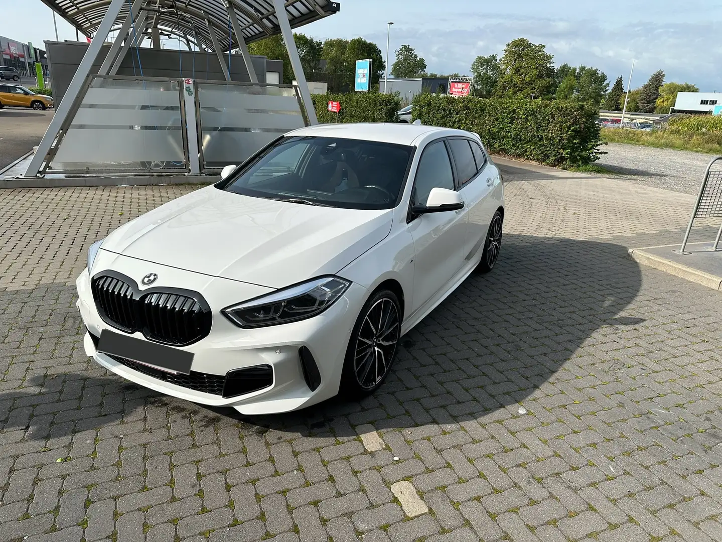 BMW 118 118 d Blanc - 1