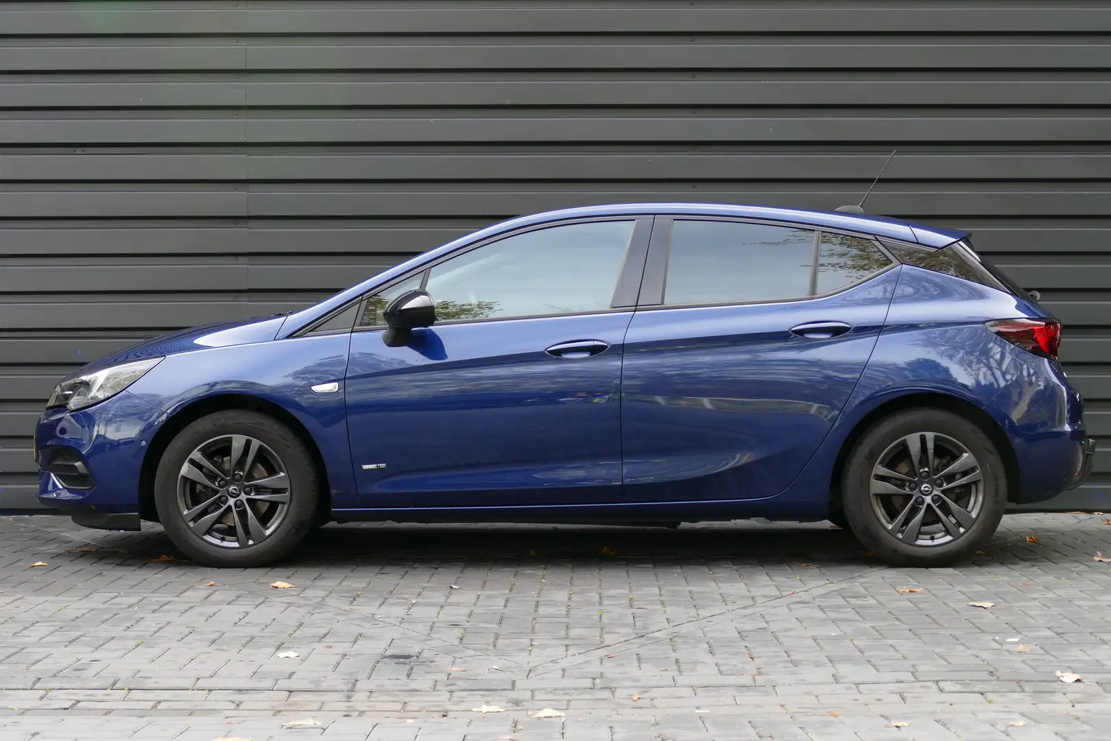 Opel Astra 1.2 TURBO 110PK 5-DRS DESIGN & TECH / NAVI / LED / Bleu - 2