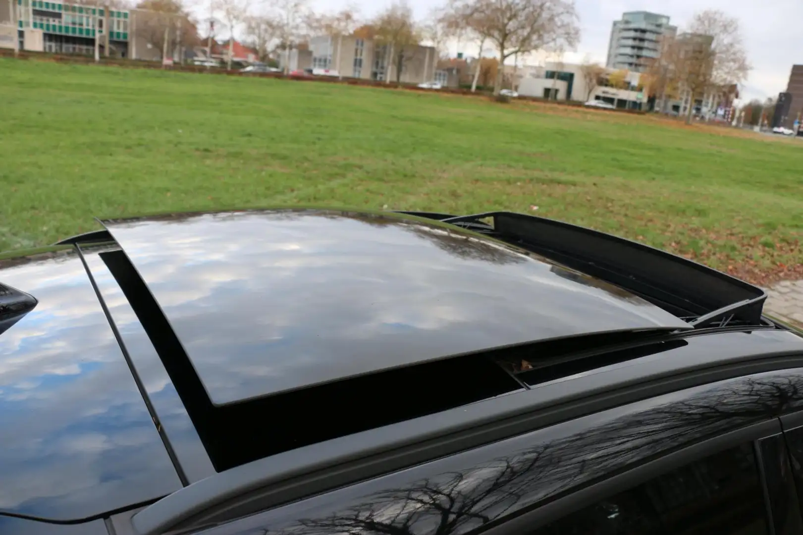 Ford Kuga 2.5 PHEV Hybride ST-Line X Aut Full Option Panoram Schwarz - 2