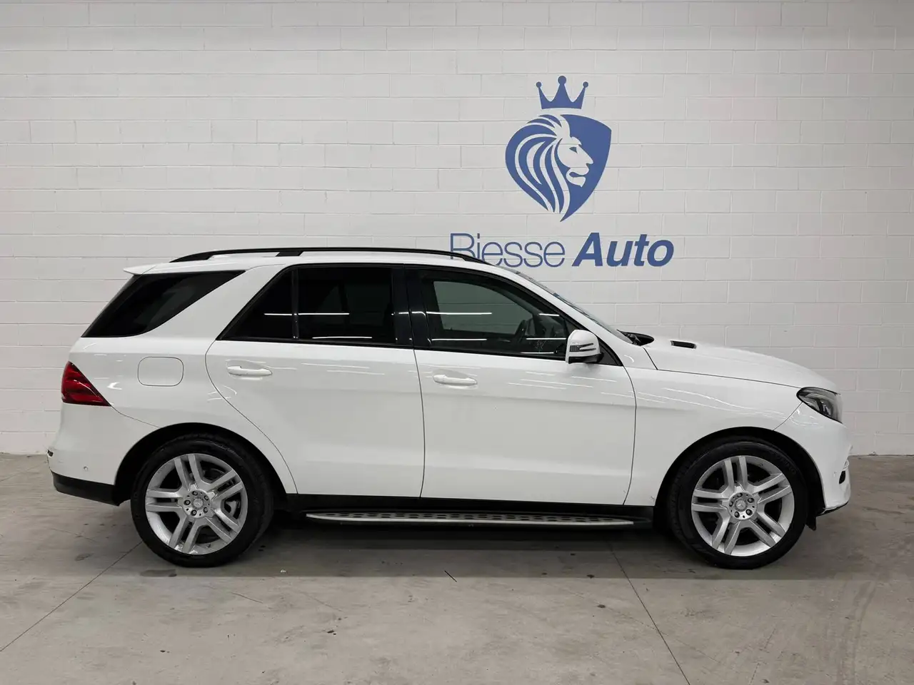 2017 Mercedes-Benz GLE 250 GLE 250d Premium Plus 4matic auto, photograph 3