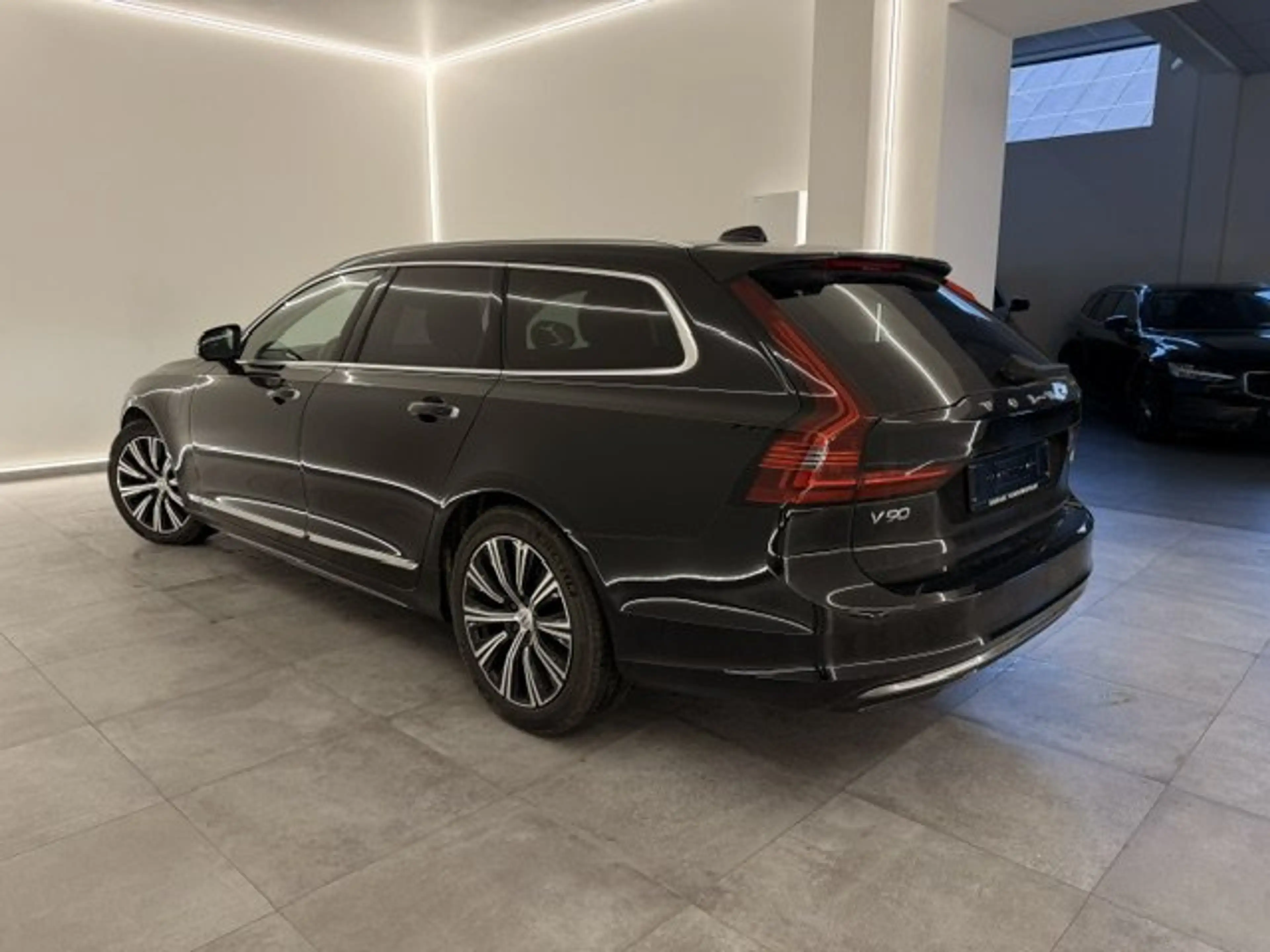 Volvo V90 INSCRIPTION AWD PLUG-IN HYBRID AUTOMAAT — photo 3