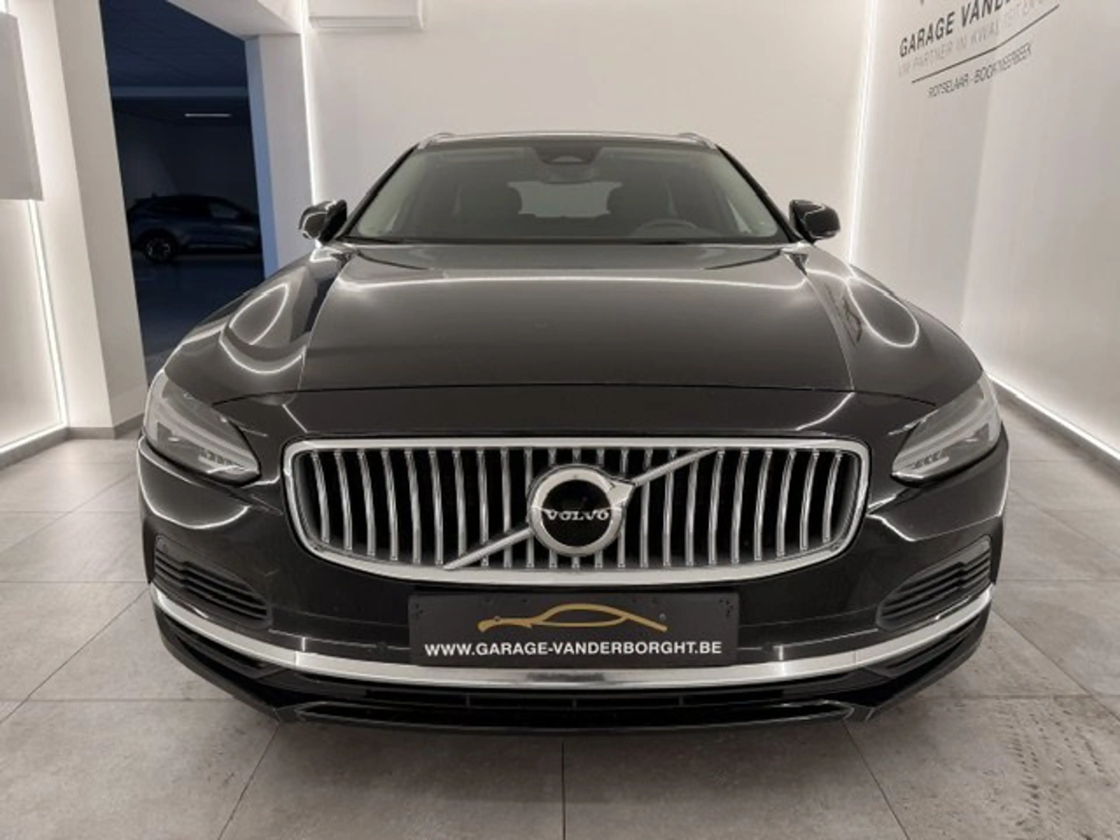 Volvo V90 INSCRIPTION AWD PLUG-IN HYBRID AUTOMAAT — photo 4