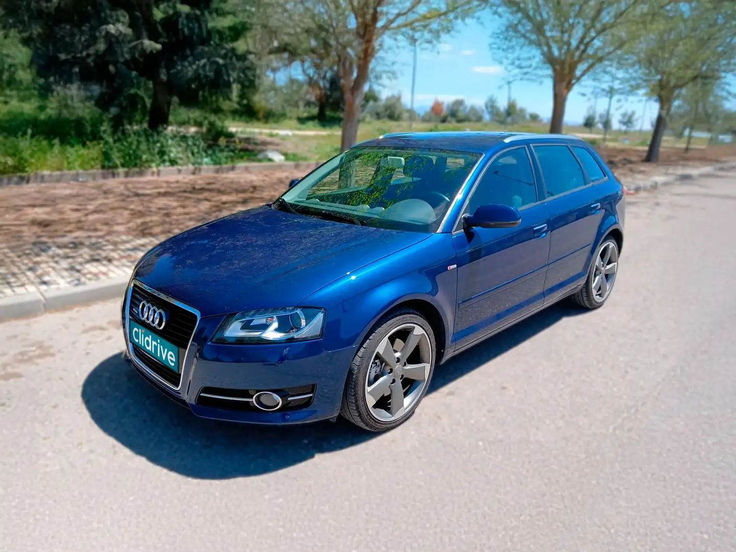 Audi A3 Sportback 2.0TDI Ambition Azul - 2