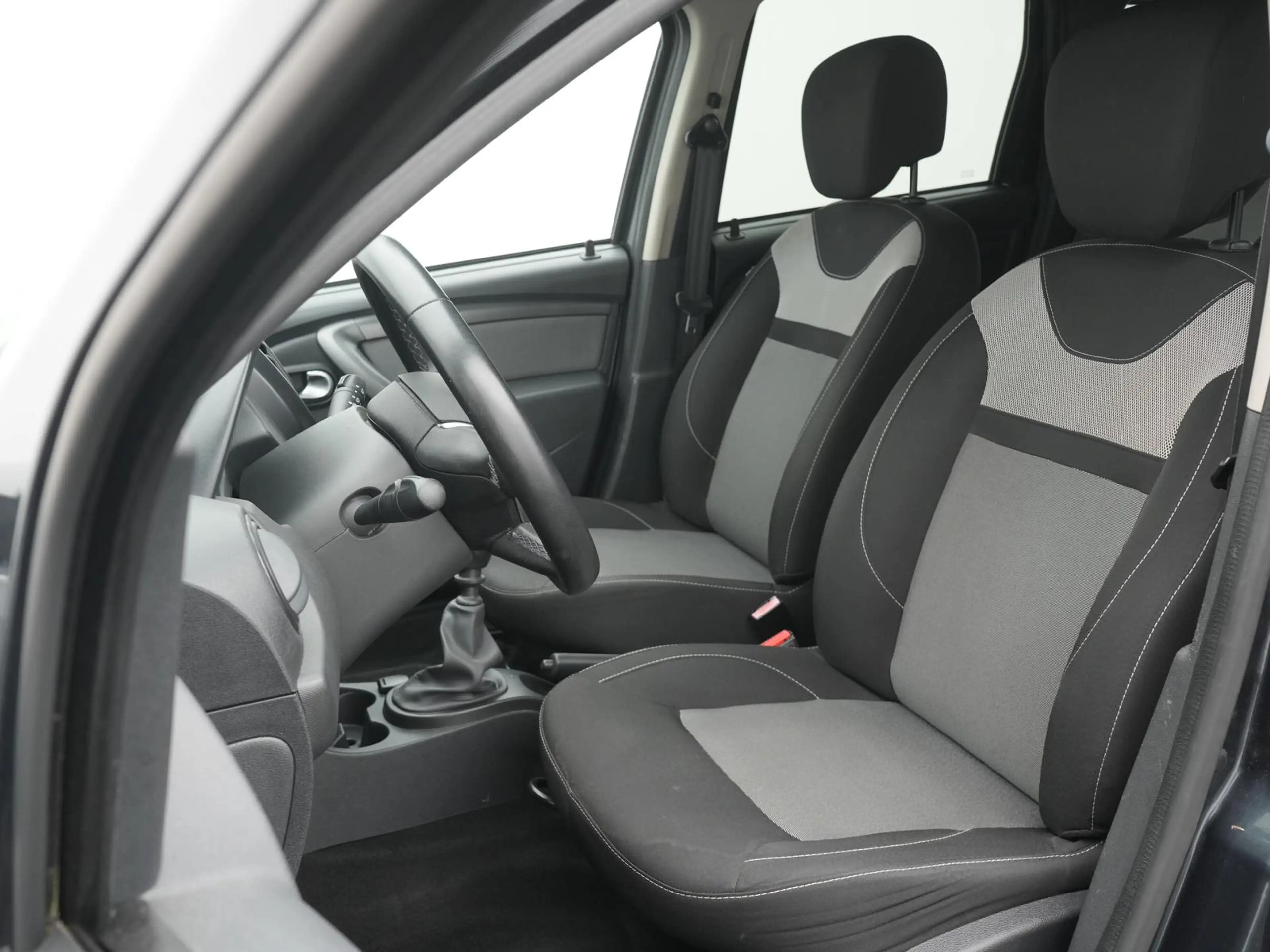 Dacia Duster Laureate AHK,TEMPO,NAVI,DAB — photo 6