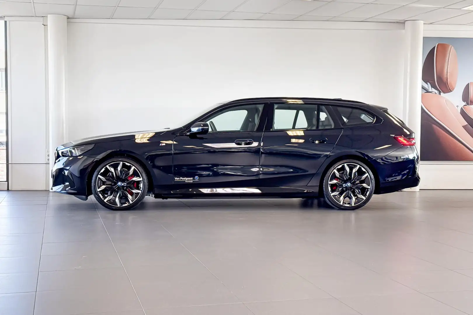 BMW i5 Touring eDrive40 M Sport Edition 84 kWh | Harman K Noir - 2