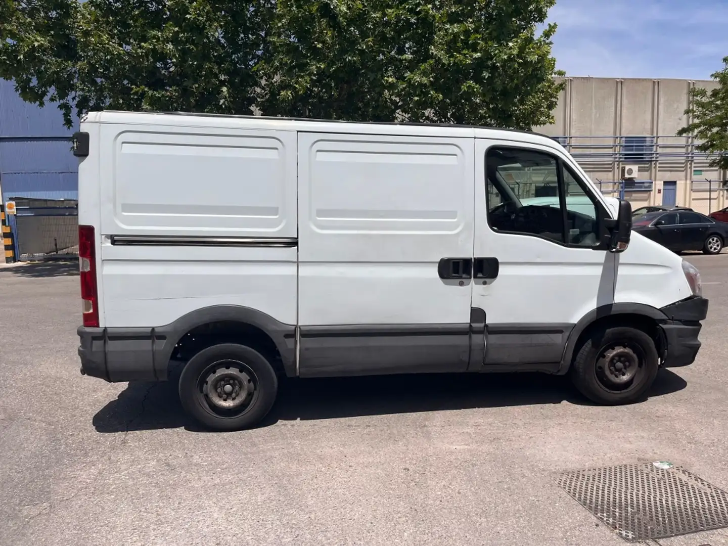Iveco Daily Furgón 33S13A V 3520 H1 9.0 126 Blanco - 1