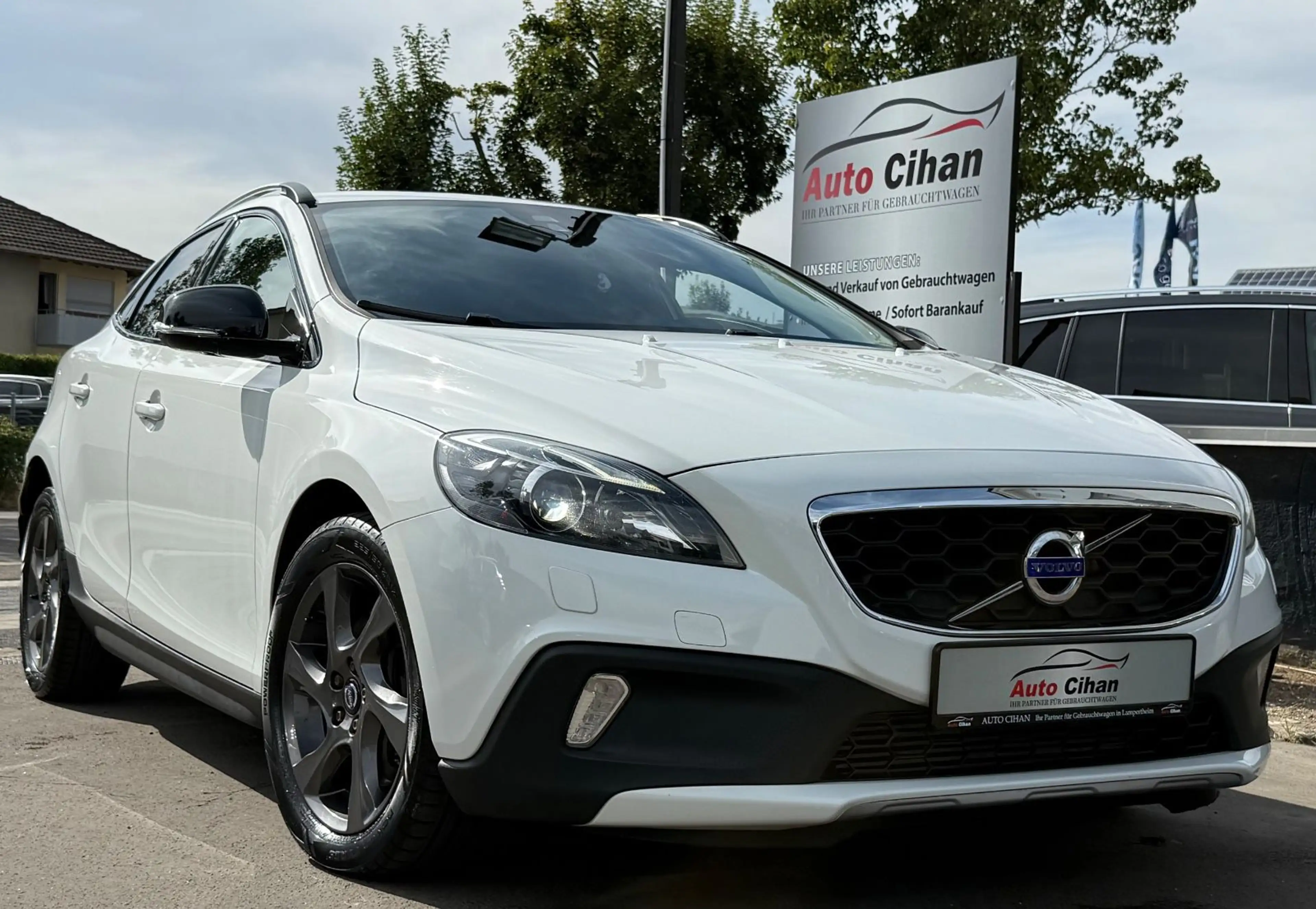 Volvo V40 Cross Country Momentum AUTOMATIK! VOLL! TOP! — photo 3