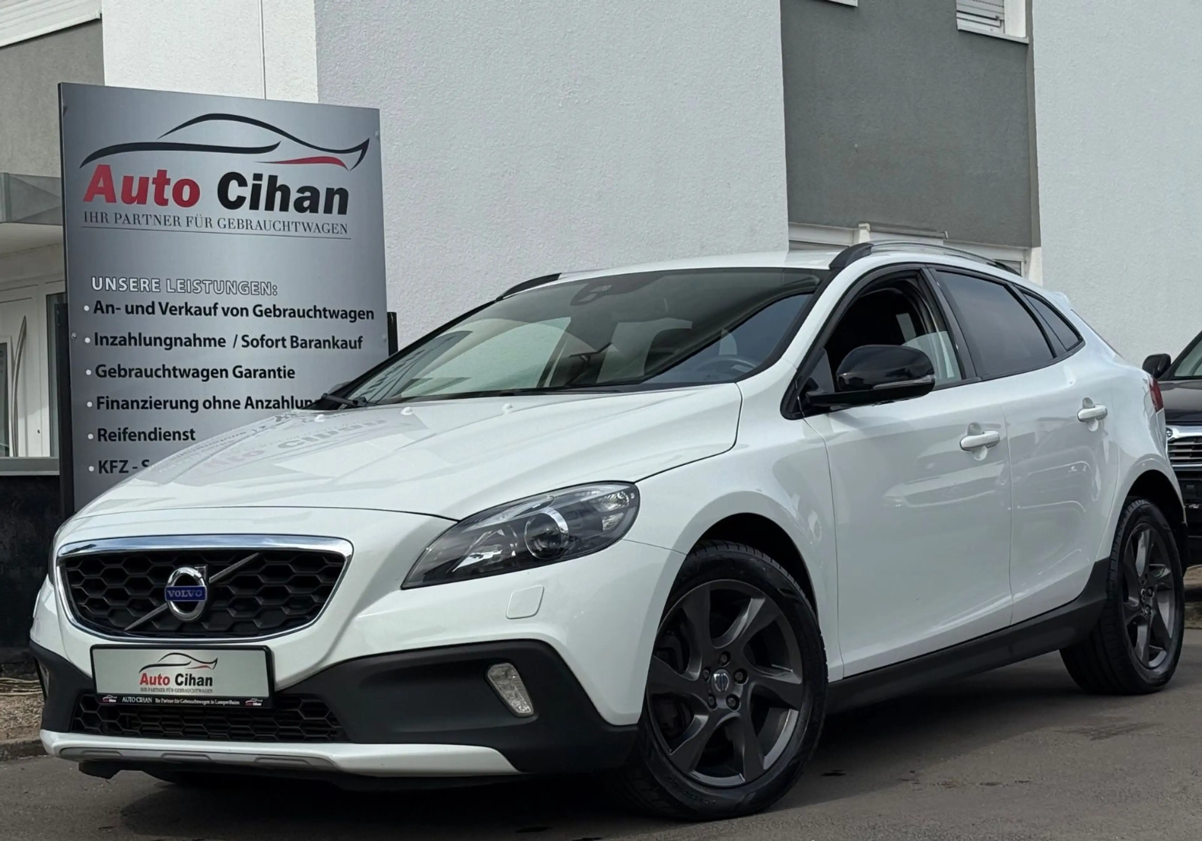 Volvo V40 Cross Country Momentum AUTOMATIK! VOLL! TOP!