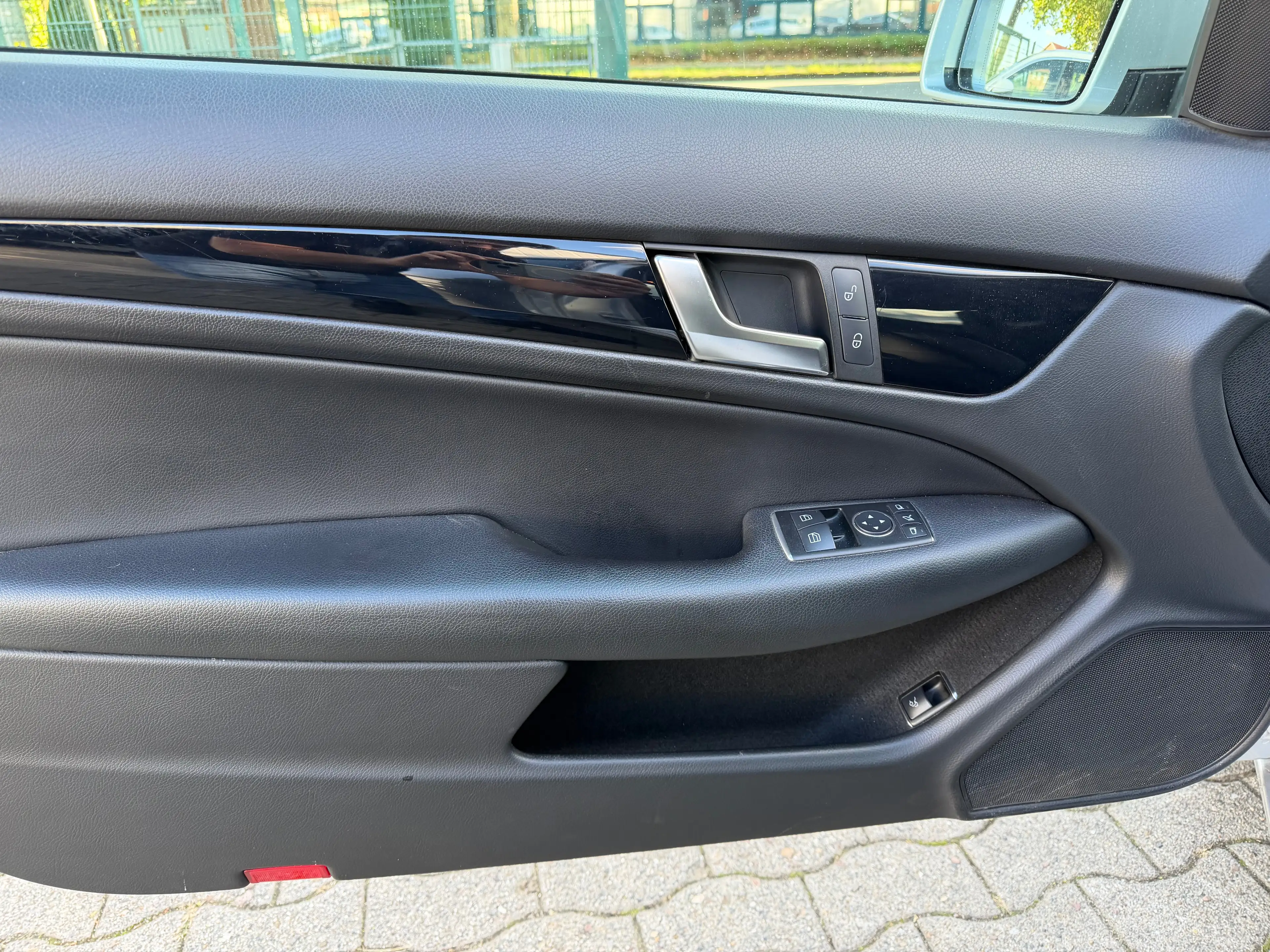 Mercedes-Benz C 250 CGI Coupe Automatik BlueEfficiency — photo 8