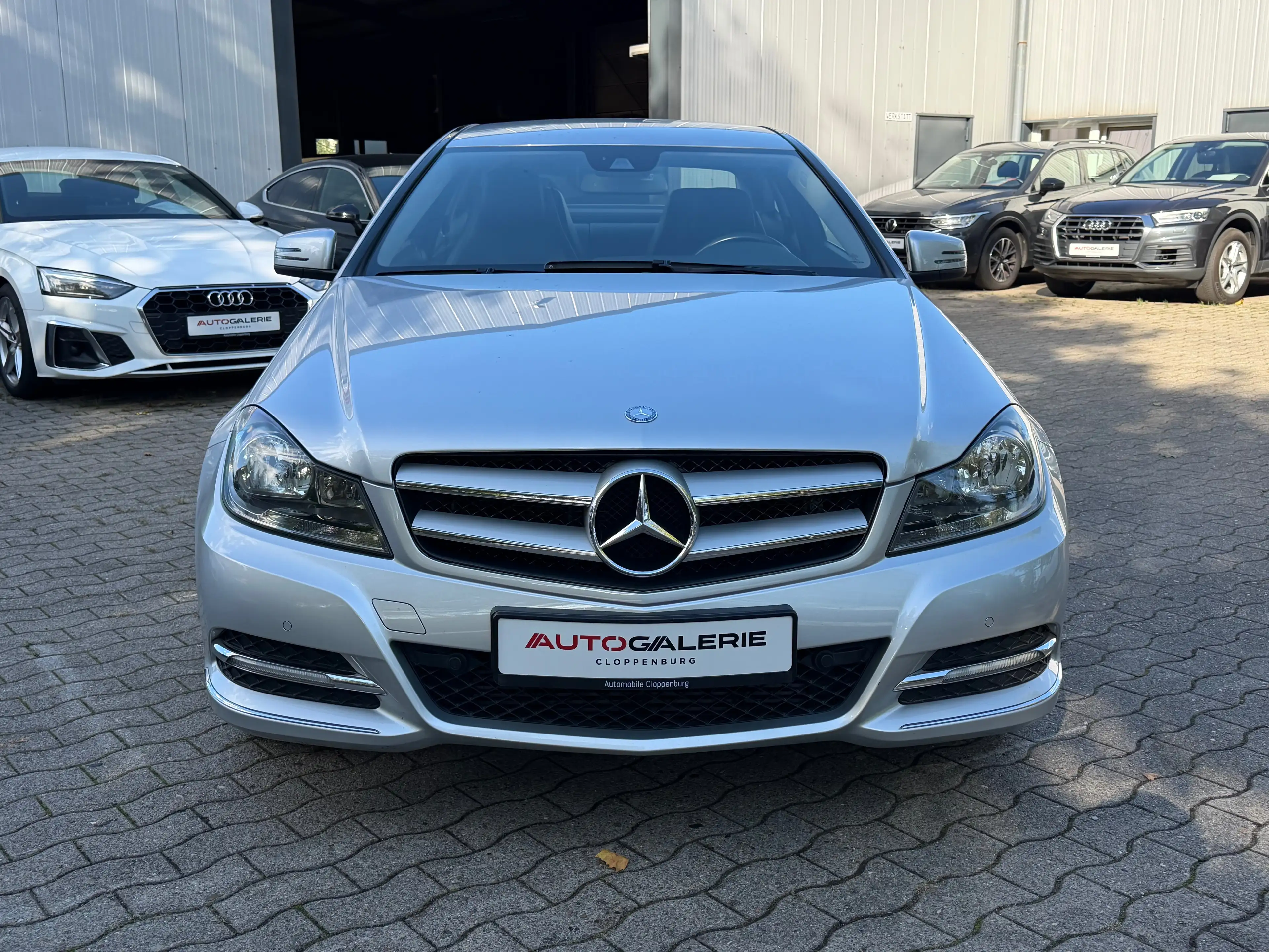 Mercedes-Benz C 250 CGI Coupe Automatik BlueEfficiency — photo 2