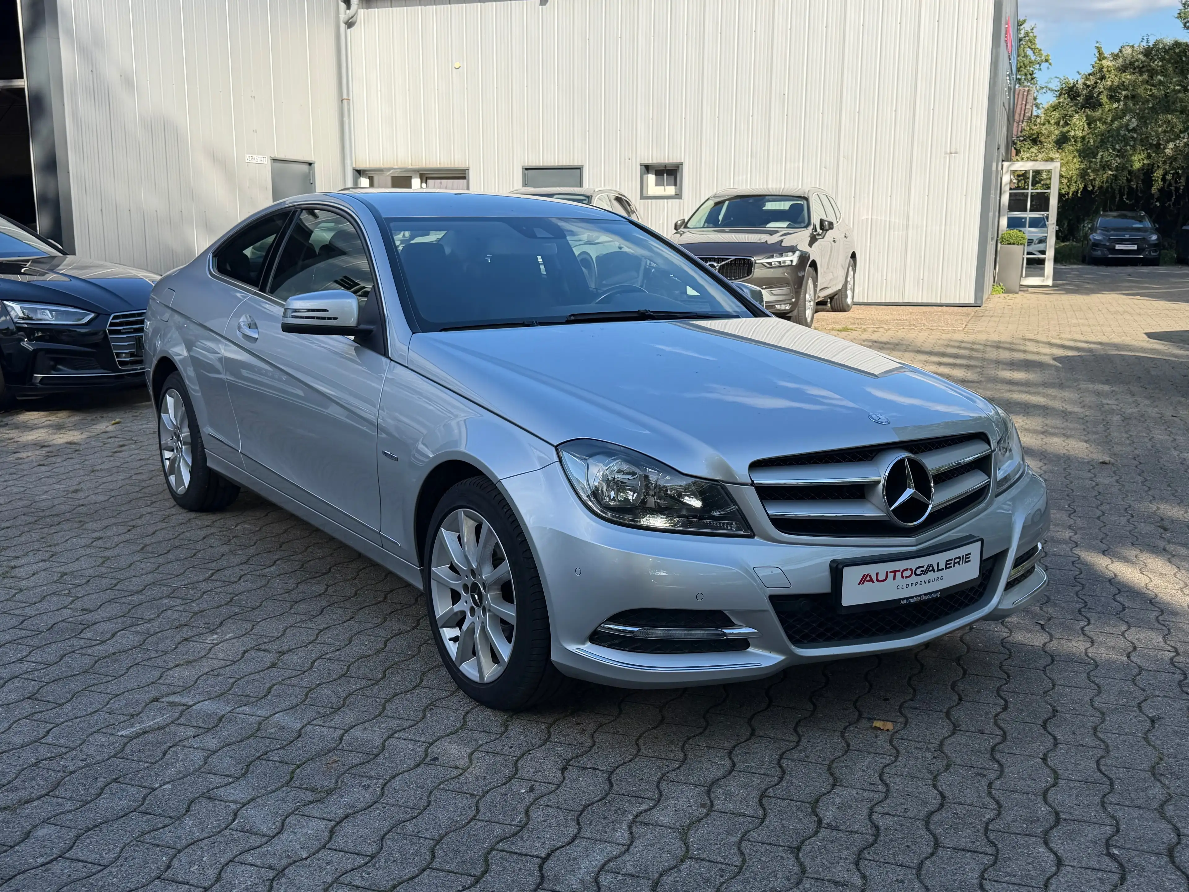 Mercedes-Benz C 250 CGI Coupe Automatik BlueEfficiency — photo 3