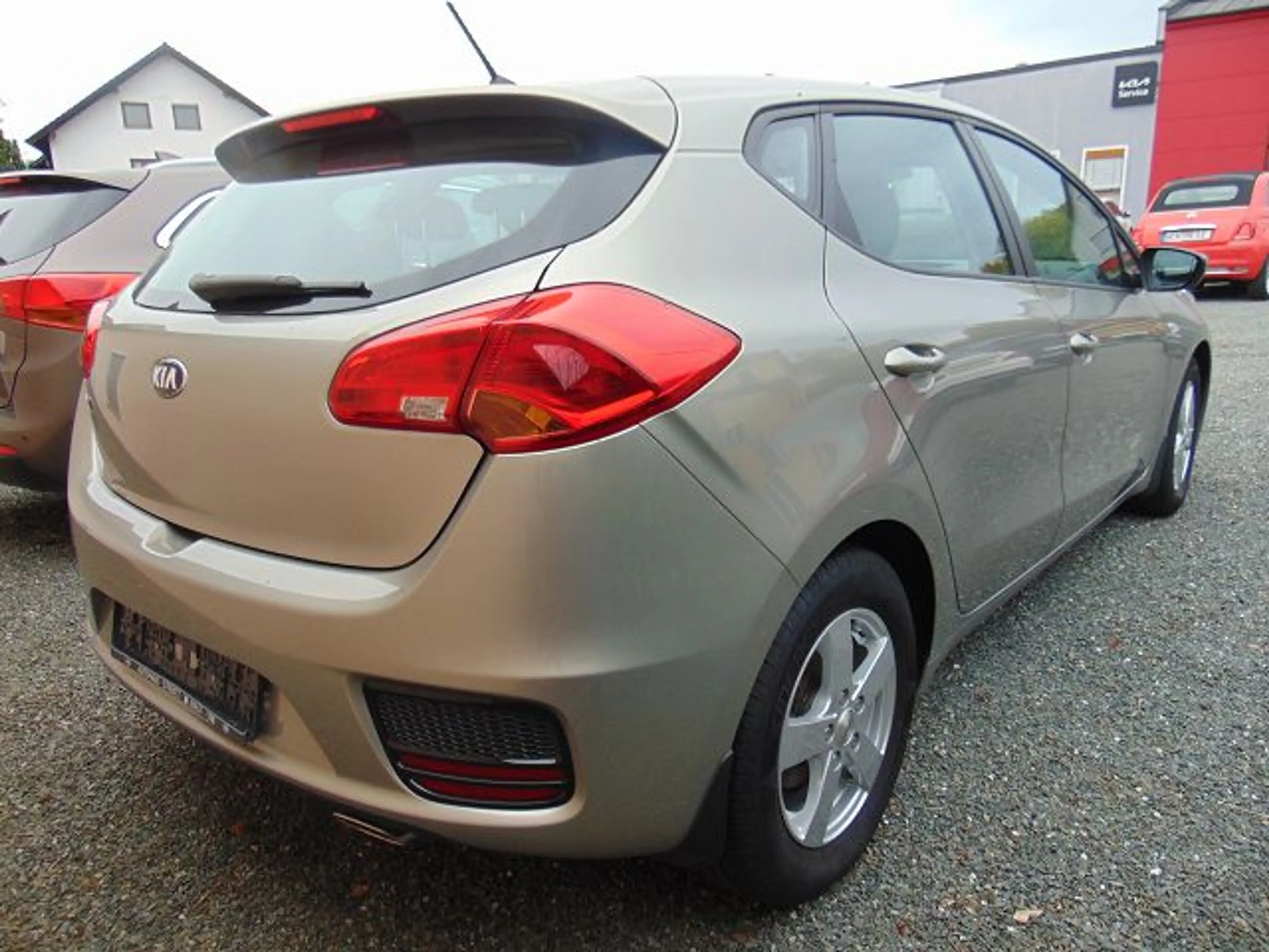 Kia Ceed / cee'd Attract — photo 3