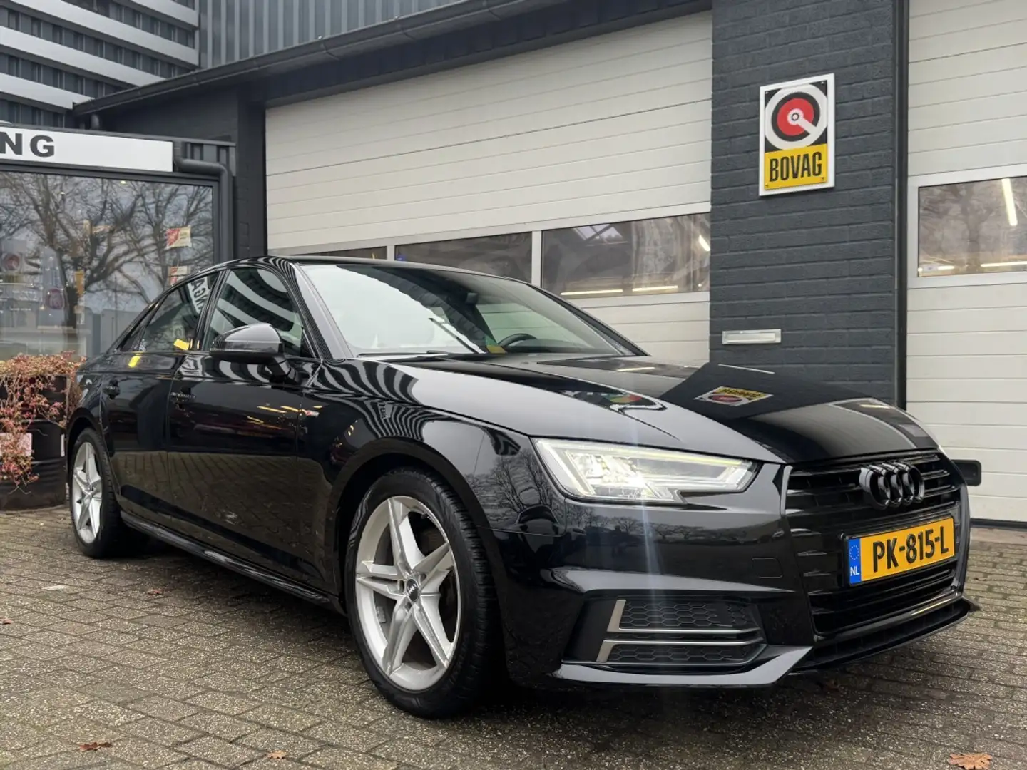 Audi A4 Limousine 1.4 TFSI Sport 2x S-Line Noir - 1