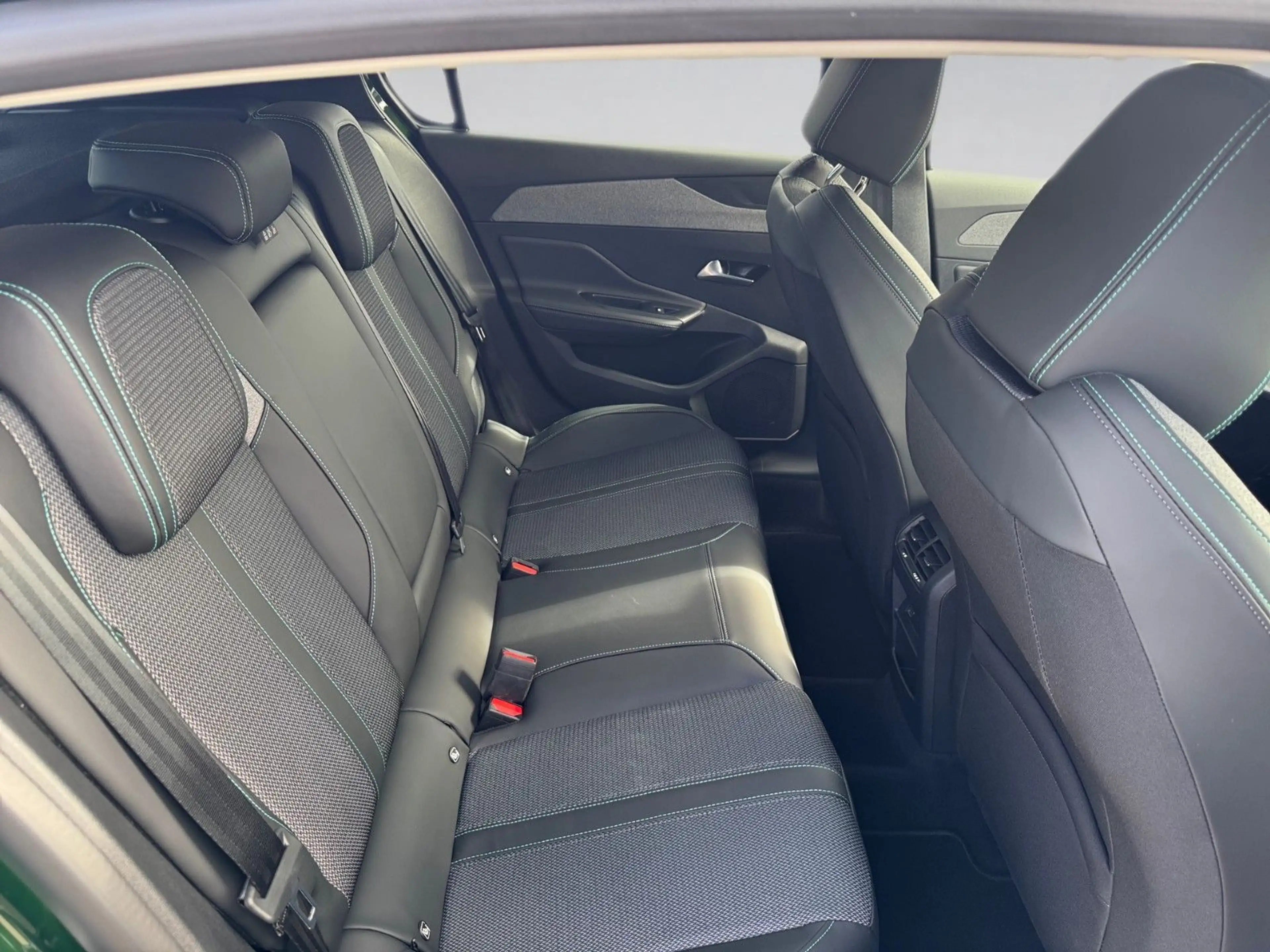 Peugeot 308 Hybrid 136 Allure*1.Hand*28tkm*LED*Winter* — photo 12