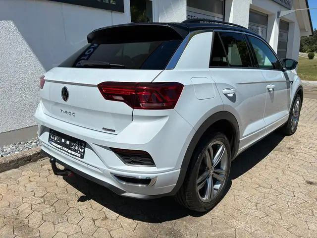 Volkswagen T-Roc view 5
