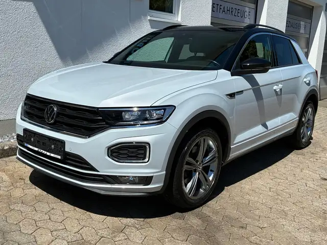 Volkswagen T-Roc view 2