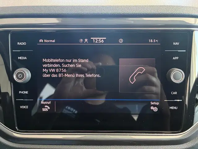 Volkswagen T-Roc view 15