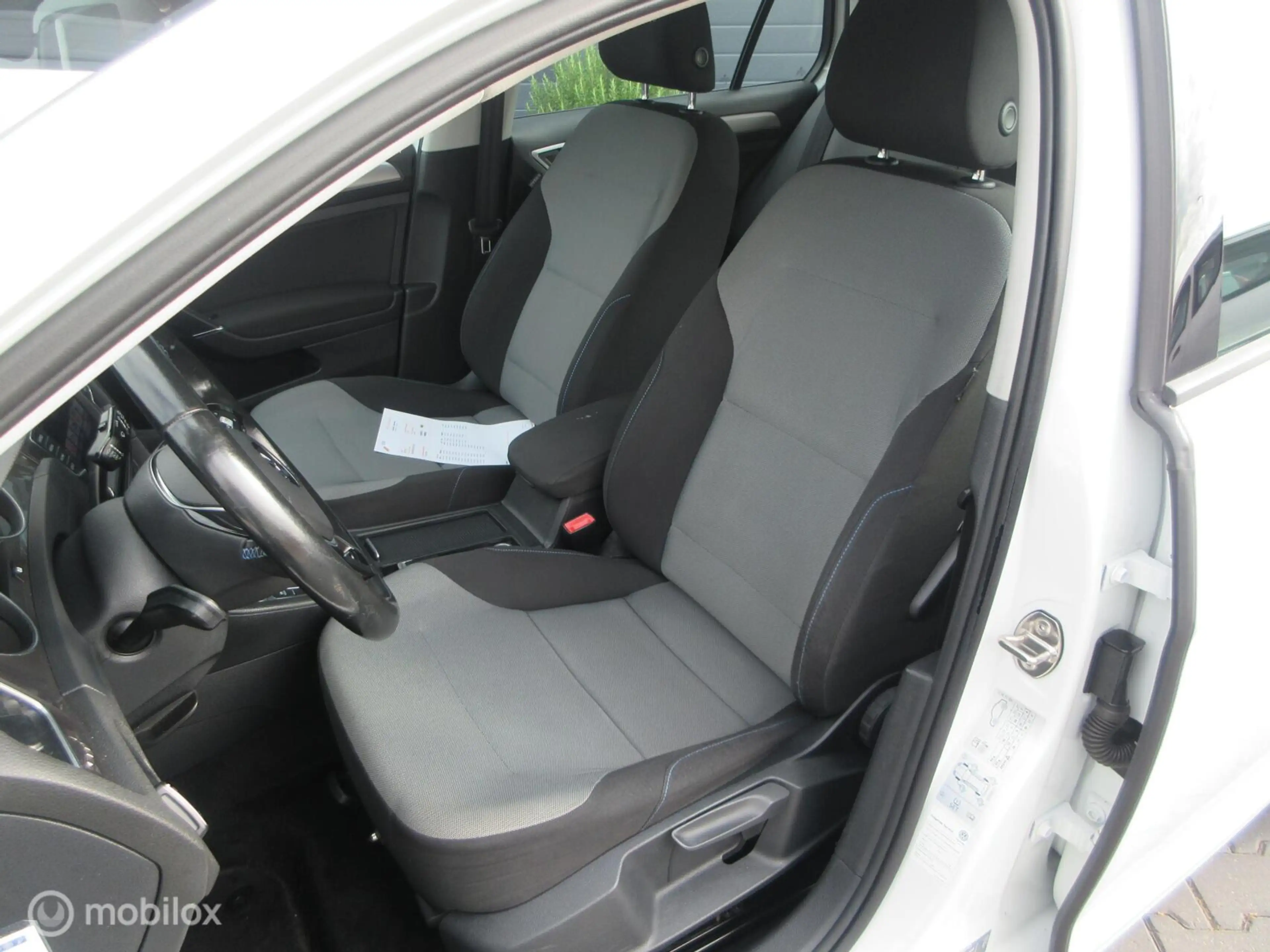 Volkswagen e-Golf 5drs 87dkm! Origineel NL Airco Cruise Navigatie — photo 14
