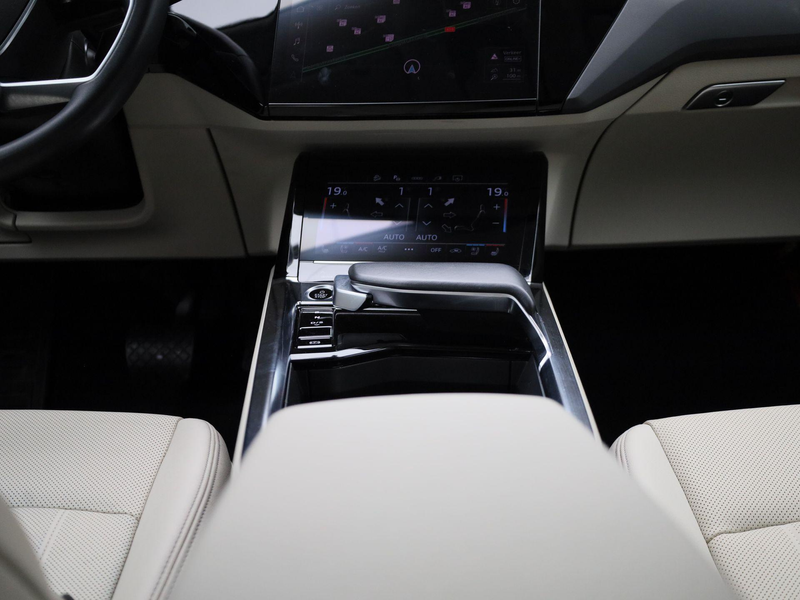 Audi Q8 e-tron 55 Quattro Advanced 408 PK | Navigatie | Adaptive — photo 11