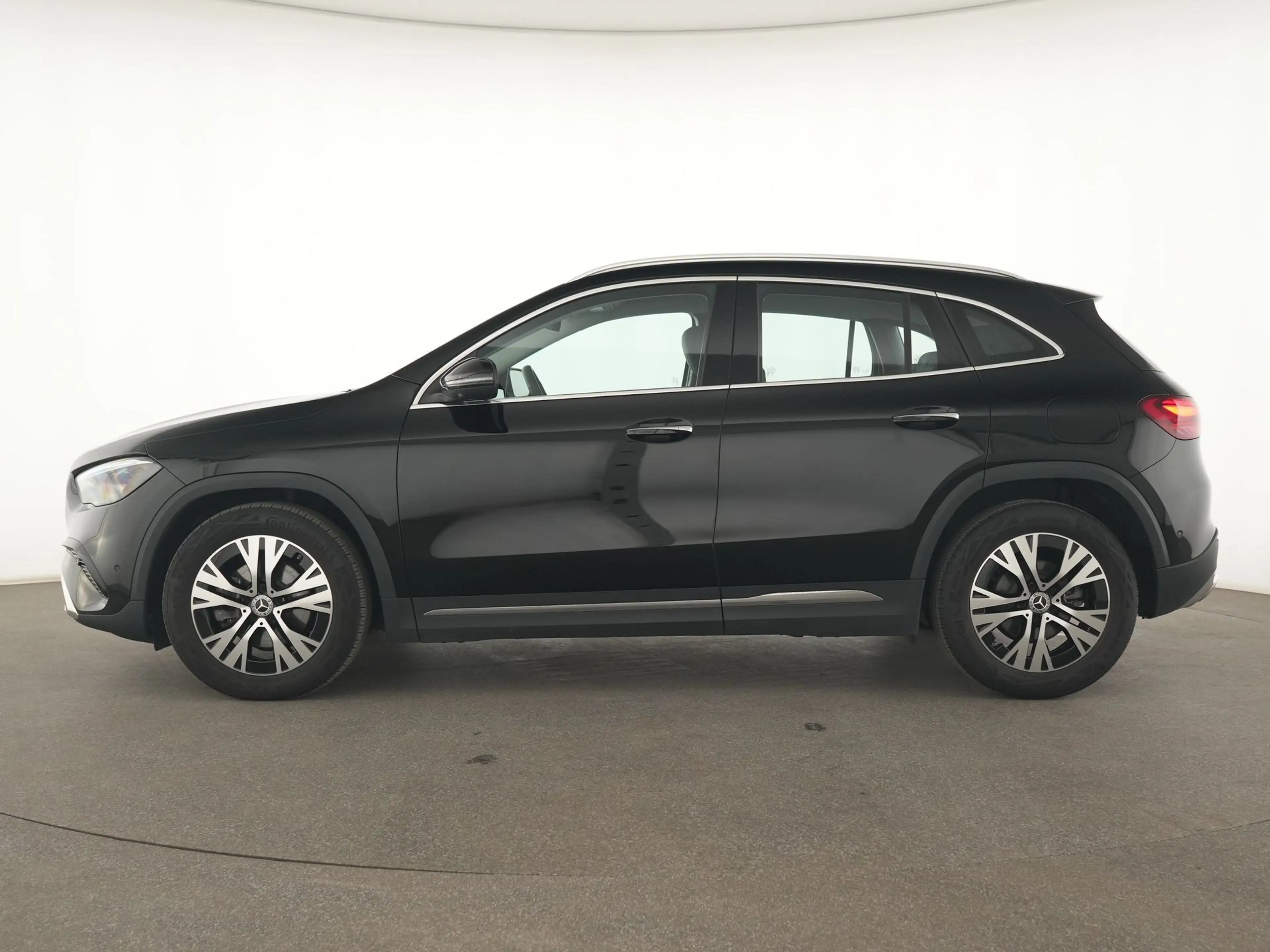 Mercedes-Benz GLA 200 Progressive ACC|WinterPaket+|Sound|LED — photo 9