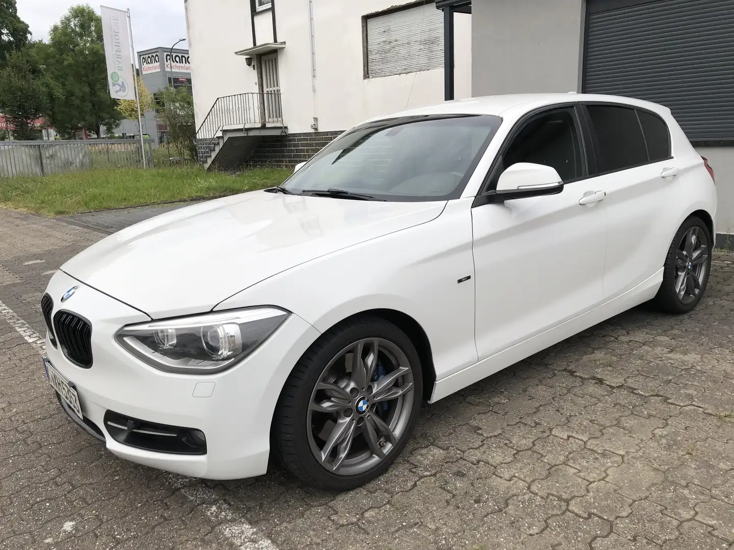 BMW 120 1er Diesel (5-Türer) 120d Sport Line Weiß - 2