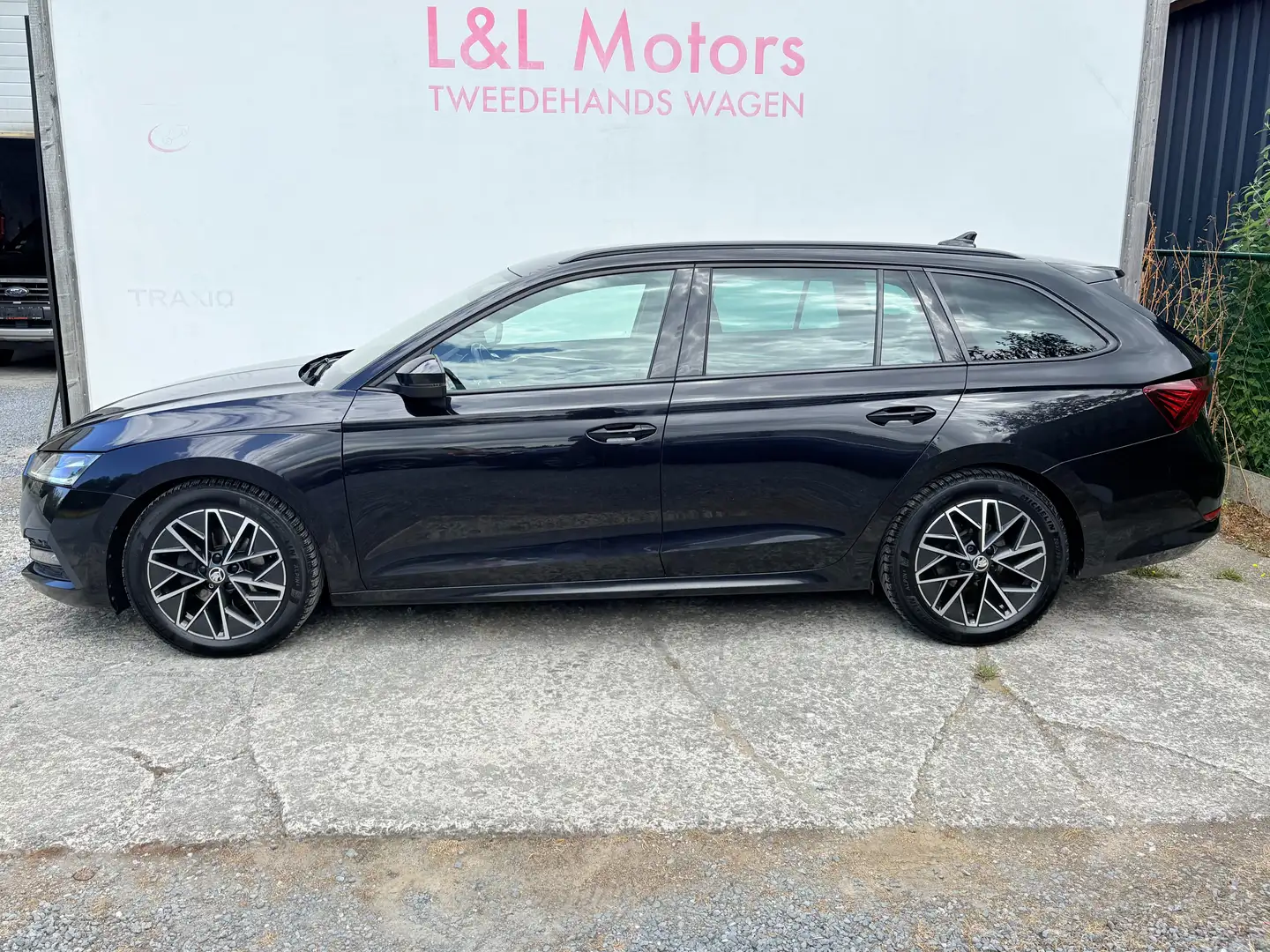 Skoda Octavia Pack Luxe 2.0Tdi 150Ch Camera Acc Led Sieges Sport Zwart - 2