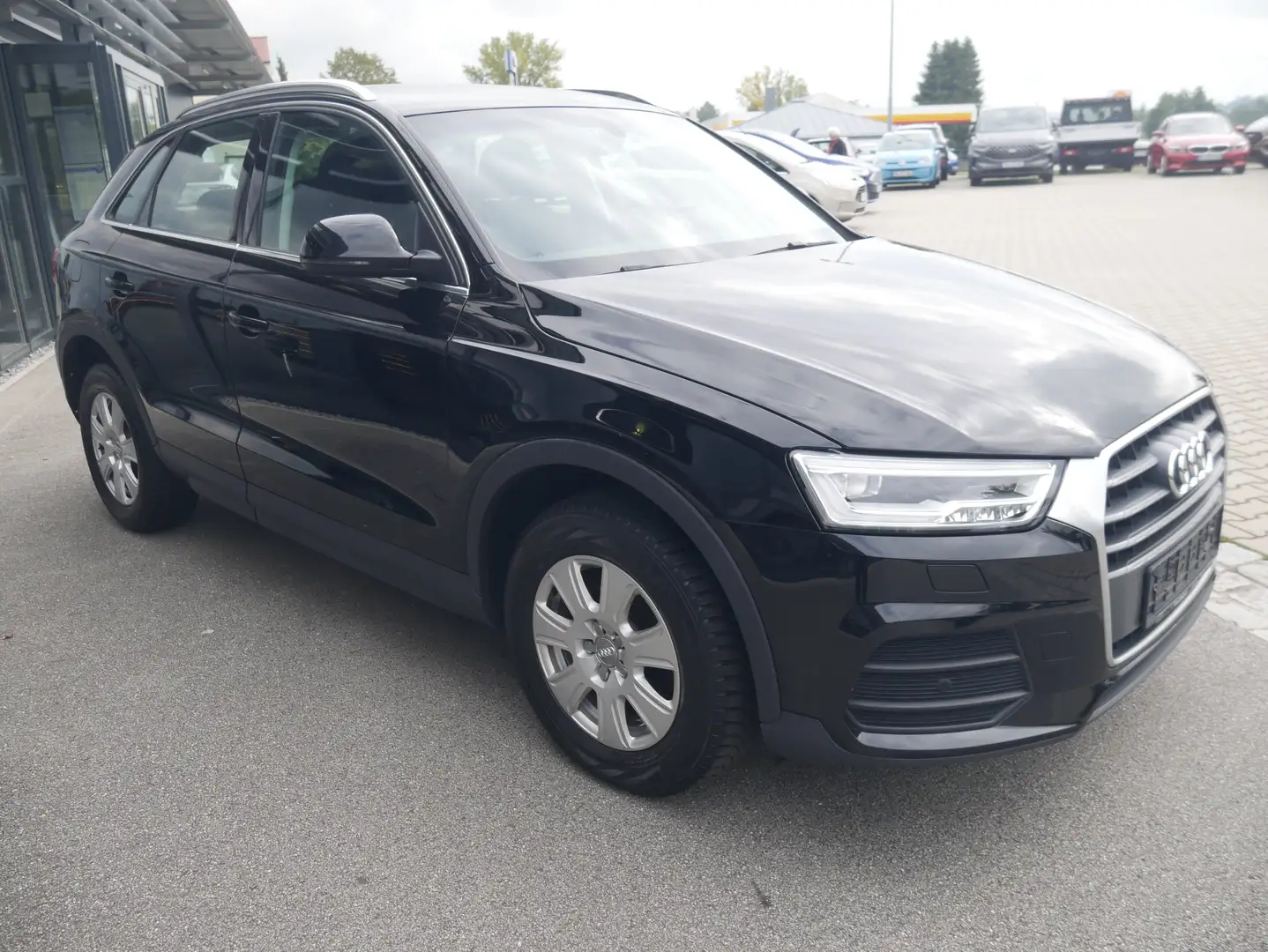 Audi Q3 basis ultraPDC LED NAVI MMI Sitzheizung vorne BT Schwarz - 2
