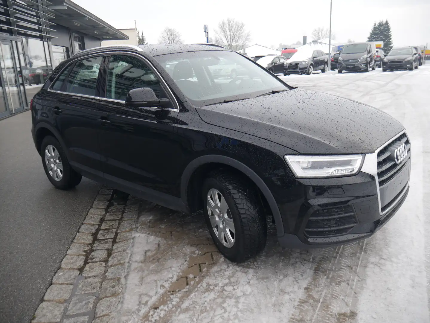 Audi Q3 basis ultraPDC LED NAVI MMI Sitzheizung vorne BT Schwarz - 2