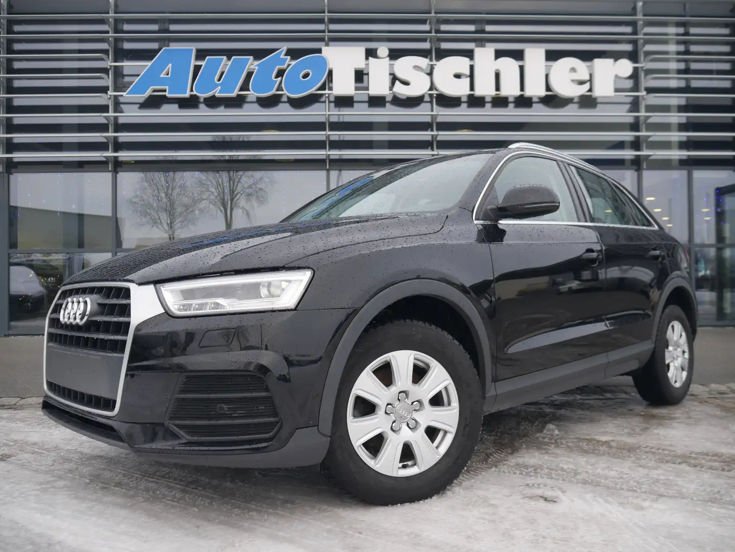 Audi Q3 basis ultraPDC LED NAVI MMI Sitzheizung vorne BT Schwarz - 1