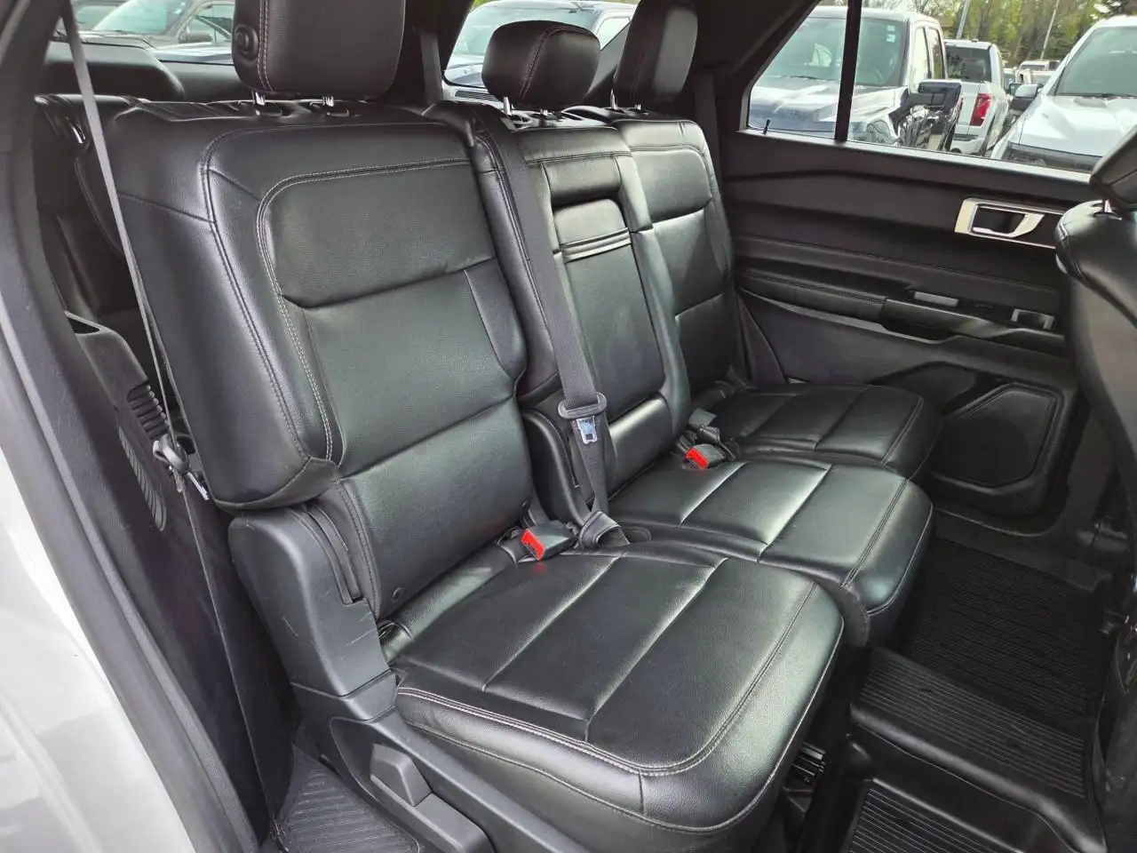 Ford Explorer снимка Ford Explorer