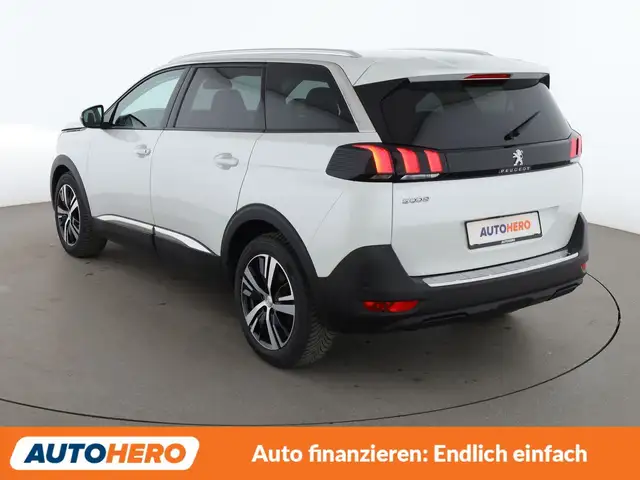 Peugeot 5008 view 4
