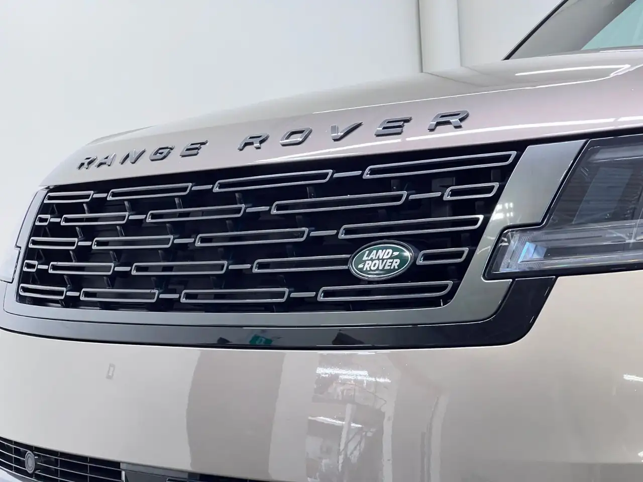 Land Rover Range Rover снимка Land Rover Range Rover