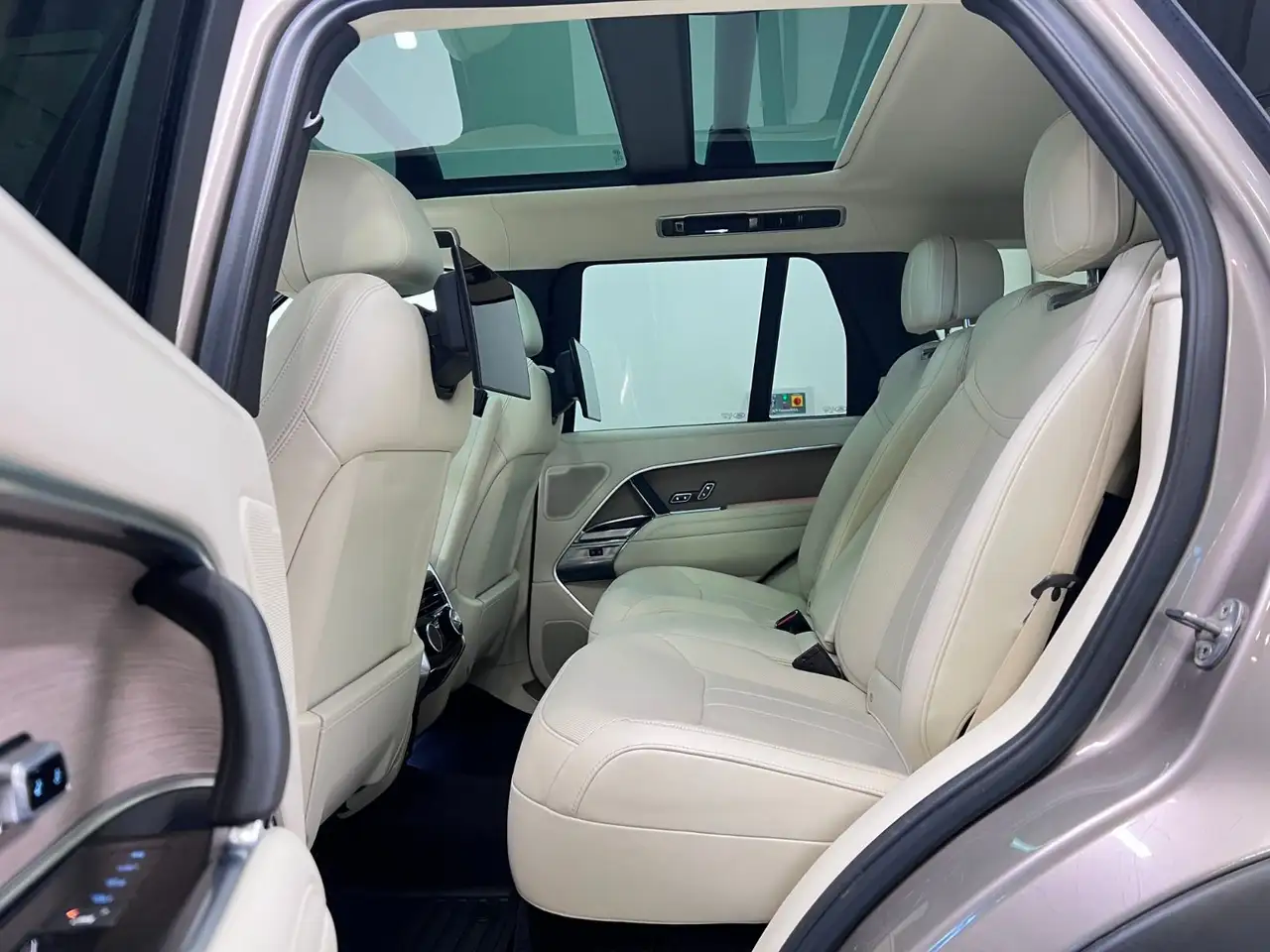 Land Rover Range Rover снимка Land Rover Range Rover