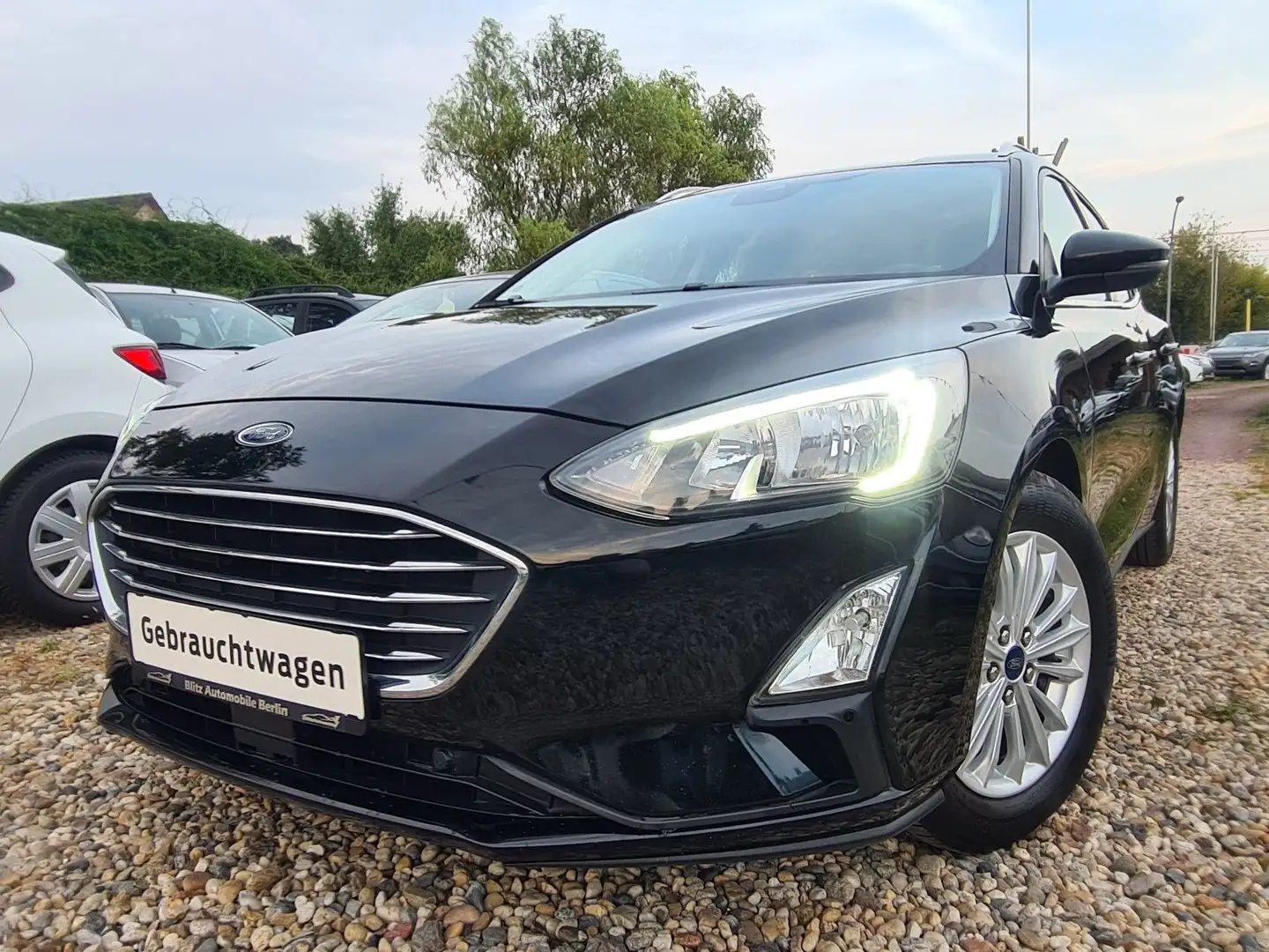 Ford Focus Turnier ECOBOOST TOP AUSSTATT./TOP ZUSTAND Schwarz - 2