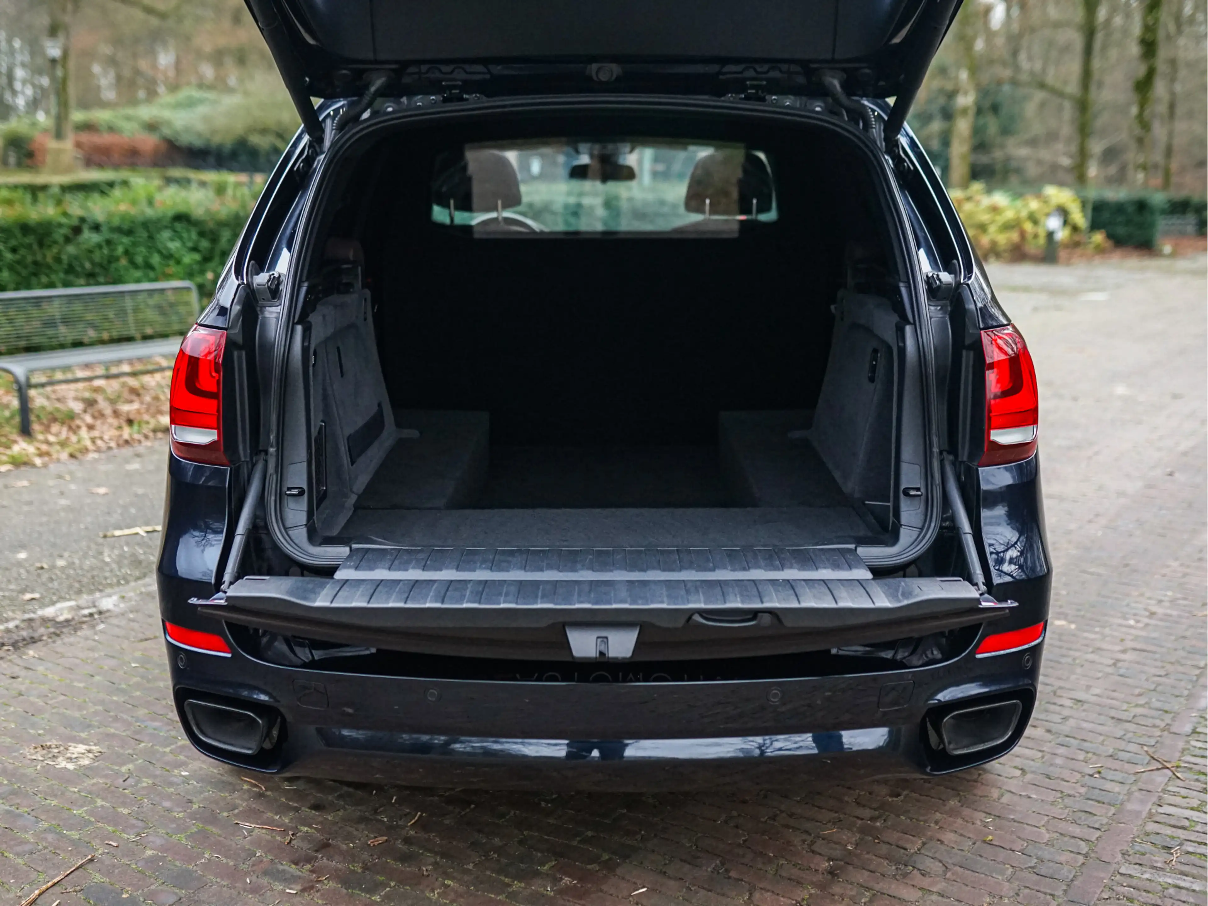 BMW X5 M50D 381pk I Grijs kenteken l 360C l Keramiek l HU — photo 14