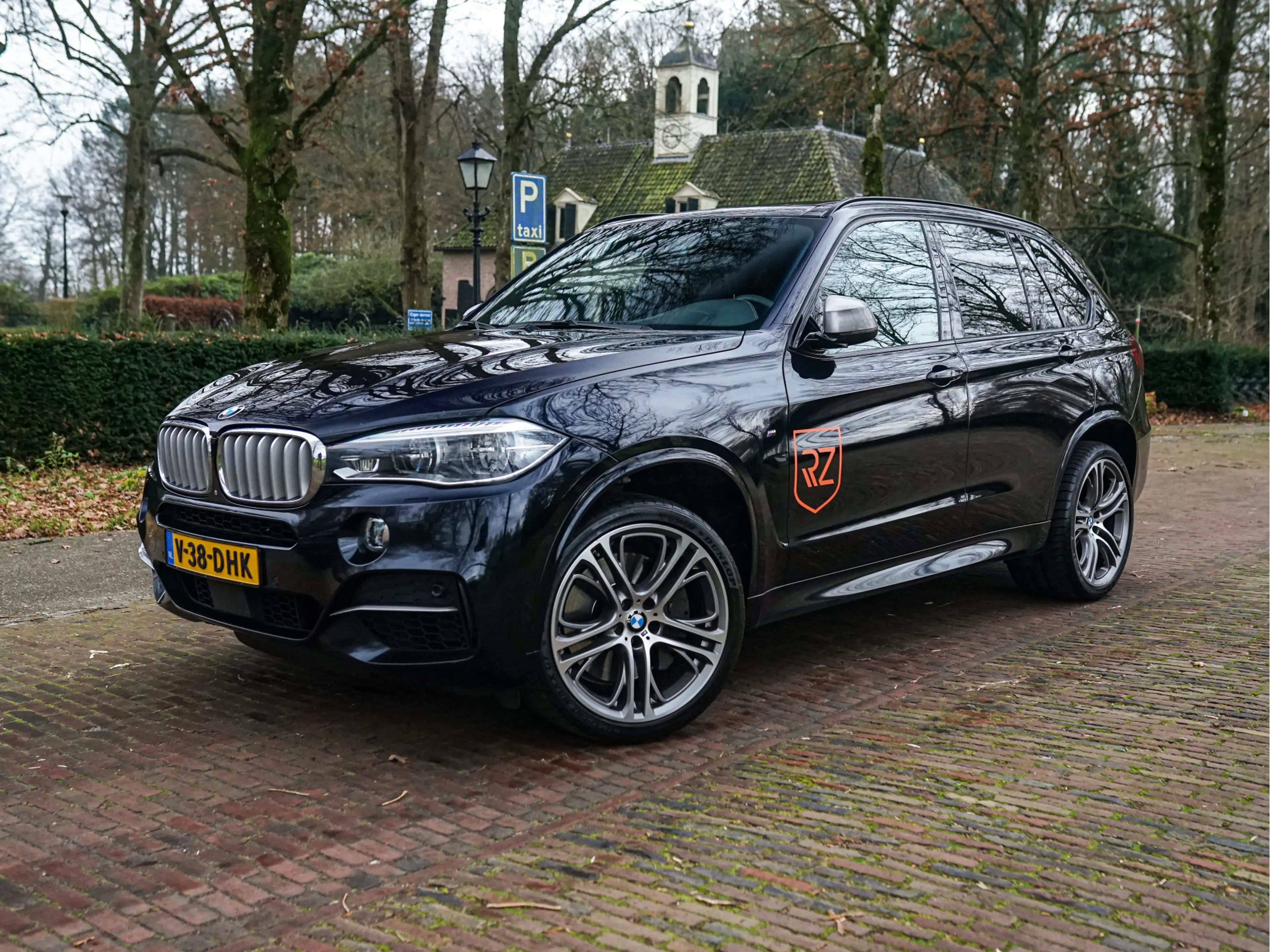 BMW X5 M50D 381pk I Grijs kenteken l 360C l Keramiek l HU