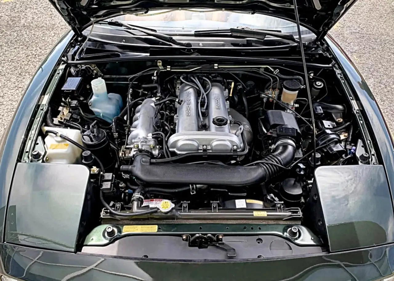 Mazda MX-5 Miata снимка Mazda MX-5 Miata