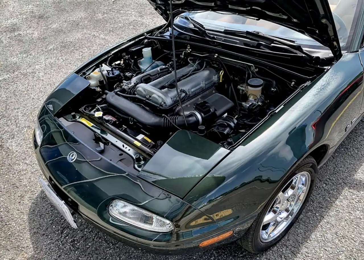 Mazda MX-5 Miata снимка Mazda MX-5 Miata