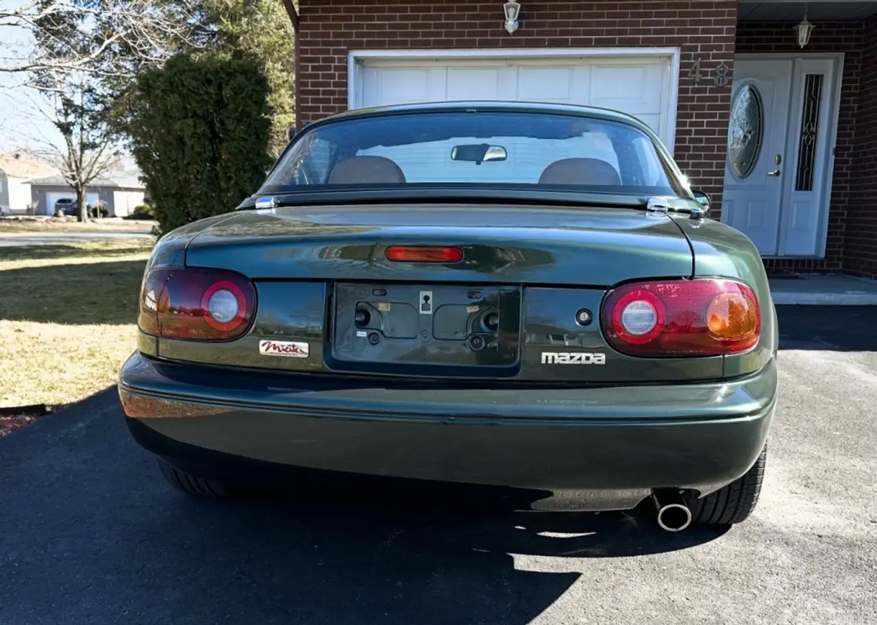 Mazda MX-5 Miata снимка Mazda MX-5 Miata