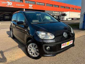 1.0 MPI 60cv Black Boit Auto 5P 95KM