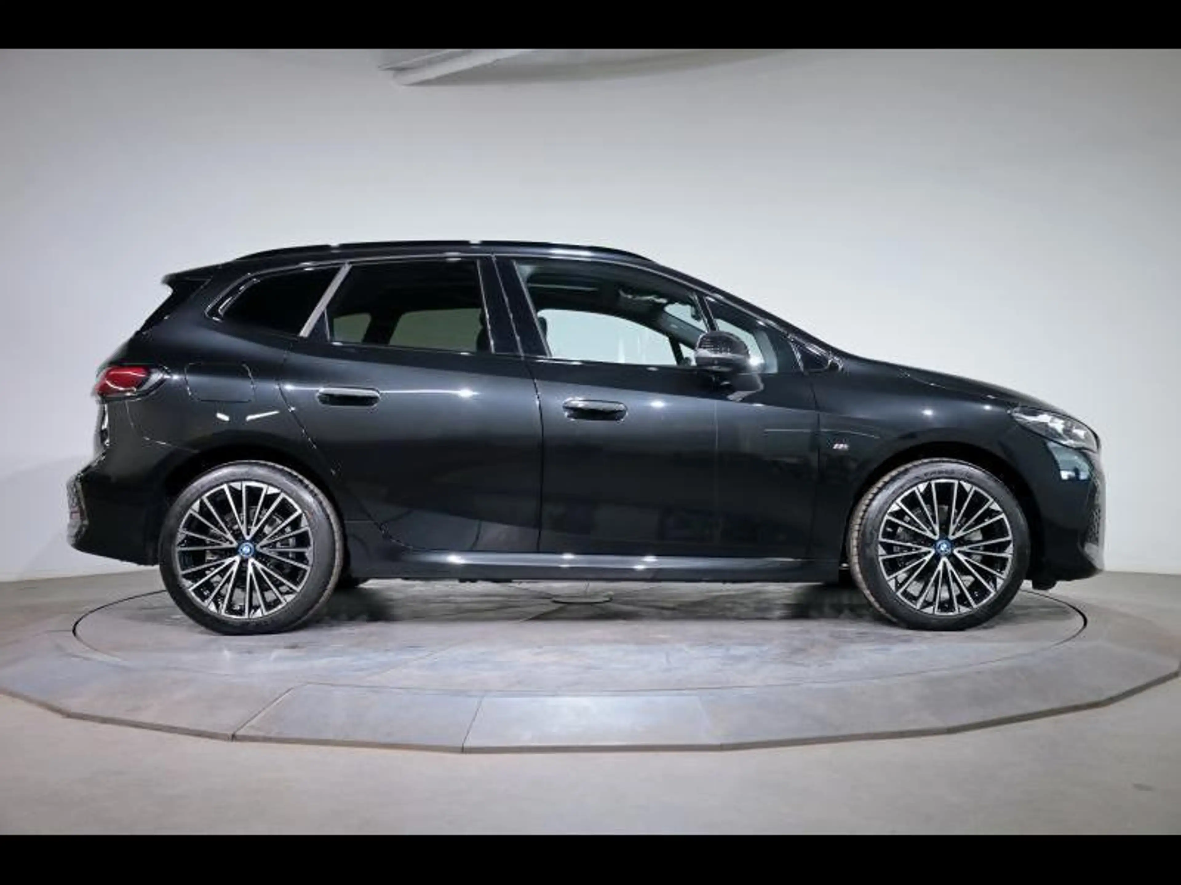 BMW 225 e xDrive Active Tourer Kit M Sport — photo 3
