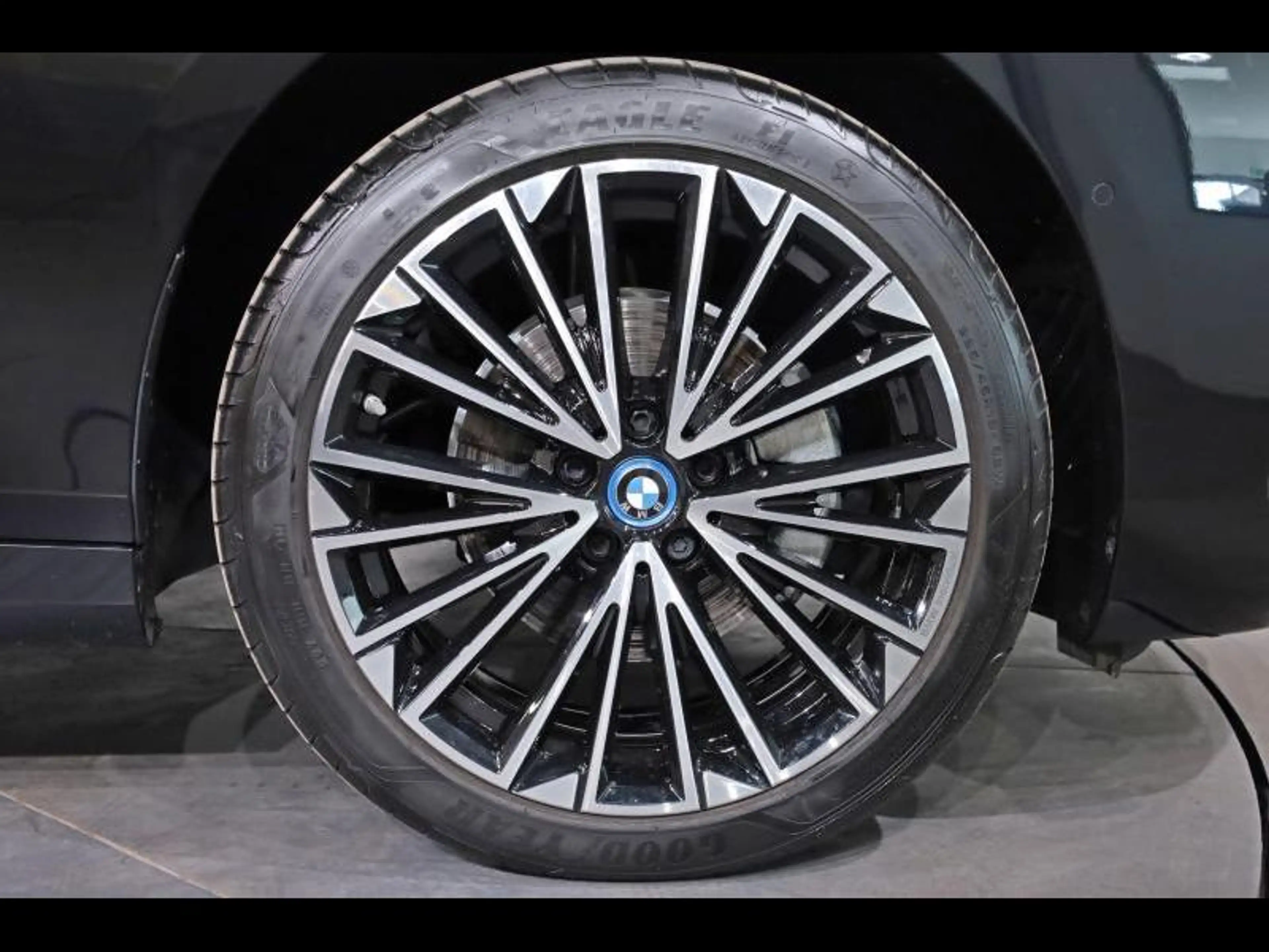 BMW 225 e xDrive Active Tourer Kit M Sport — photo 4