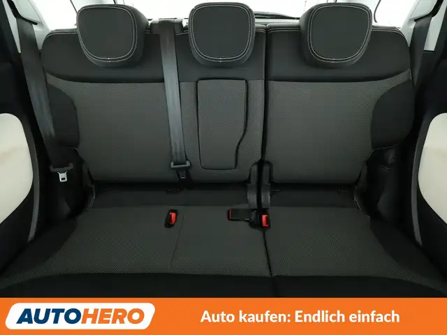 Fiat 500L view 15
