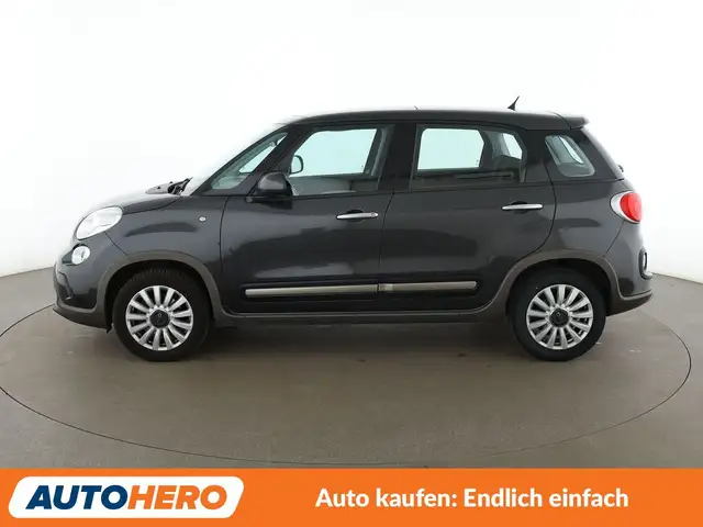 Fiat 500L view 3