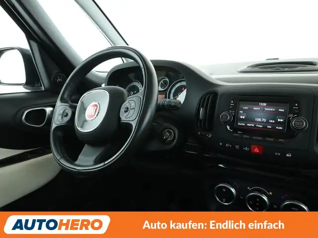 Fiat 500L view 13