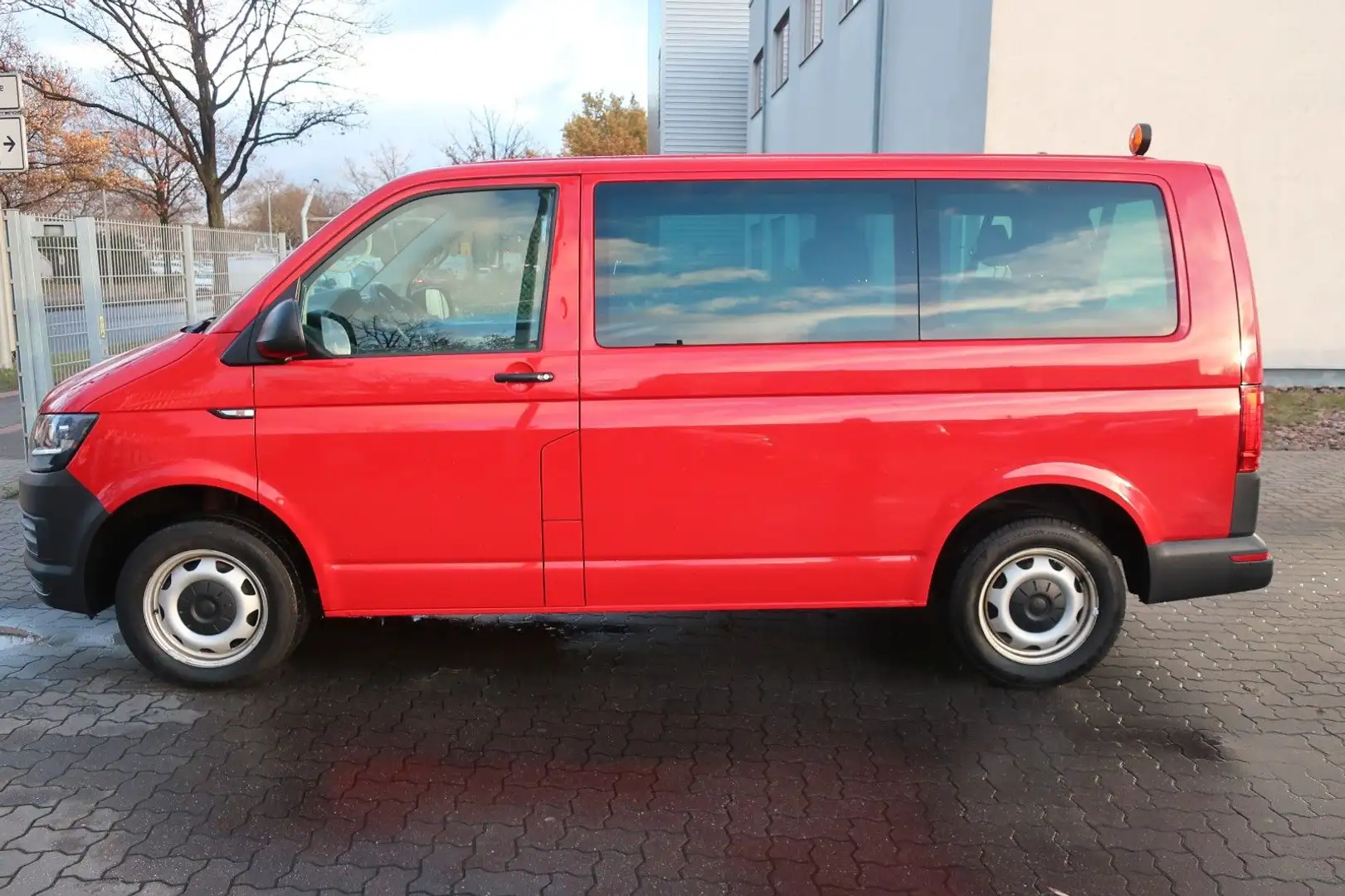 Volkswagen T6 Transporter / 1 Hand / Klima / 9 Sitze Piros - 2