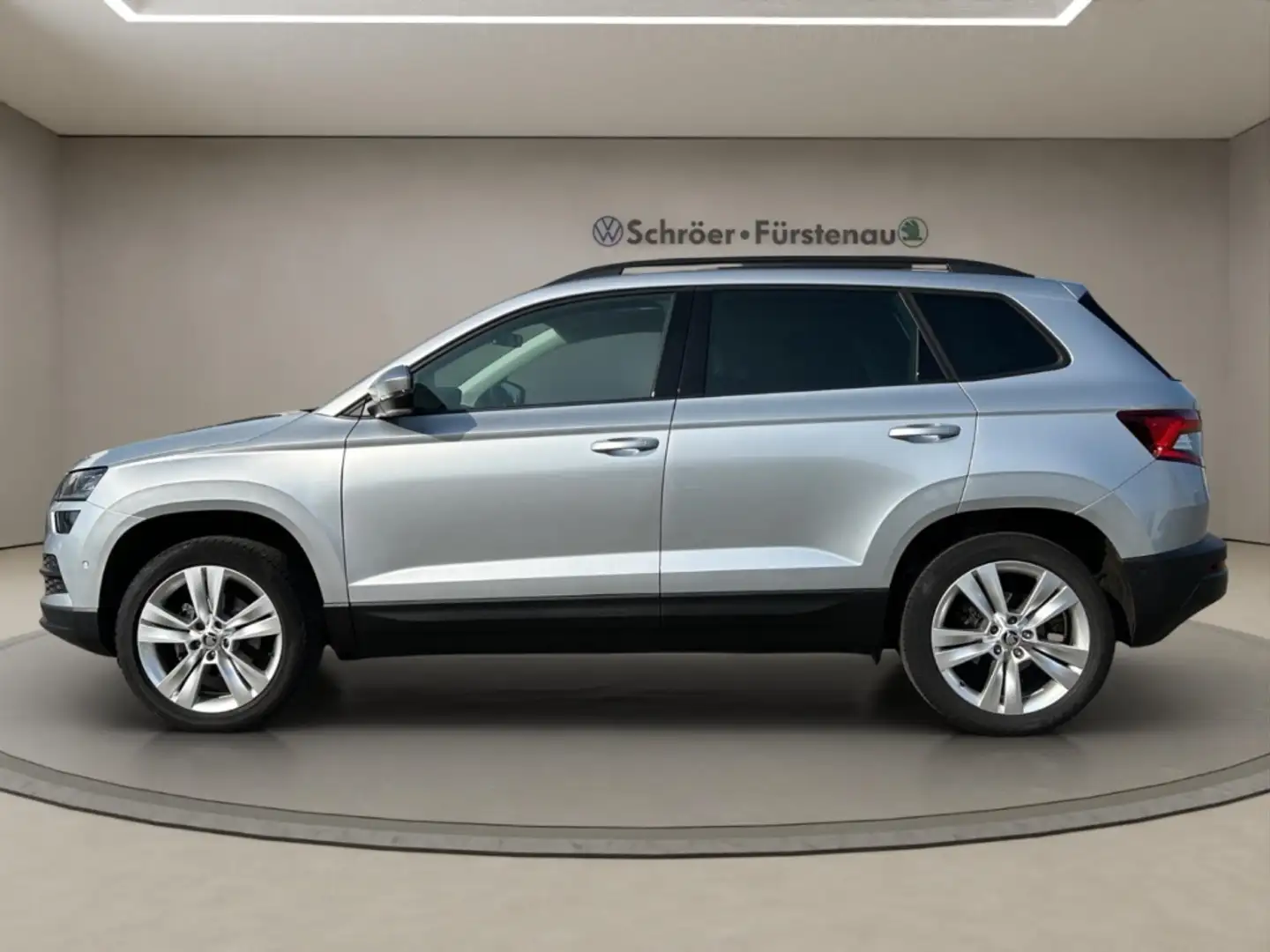 Skoda Karoq Style 1.5 TSI DSG Schiebedach/LED/ACC) Argent - 2