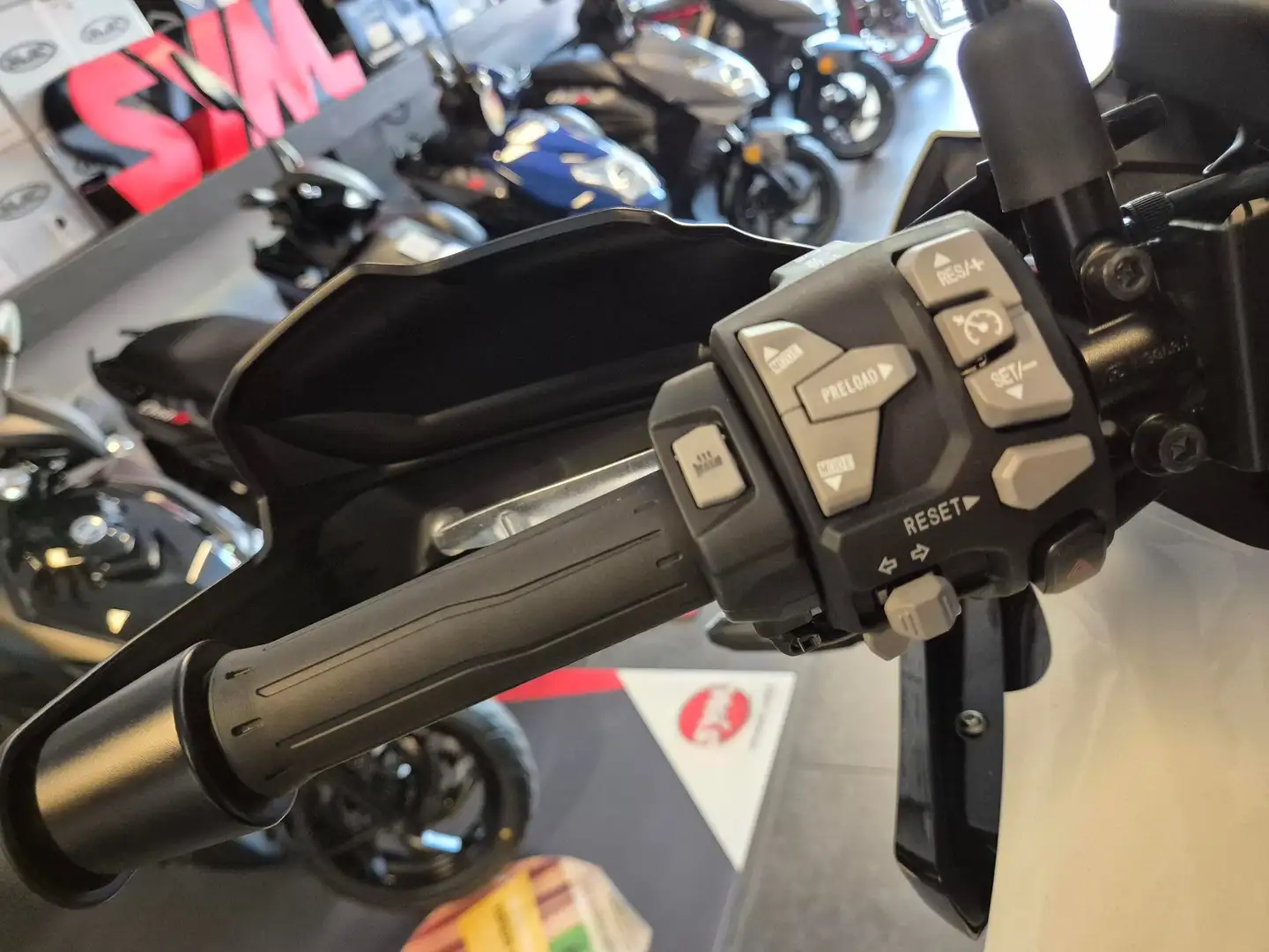 Kawasaki Versys 1000 SE Blanco - 2