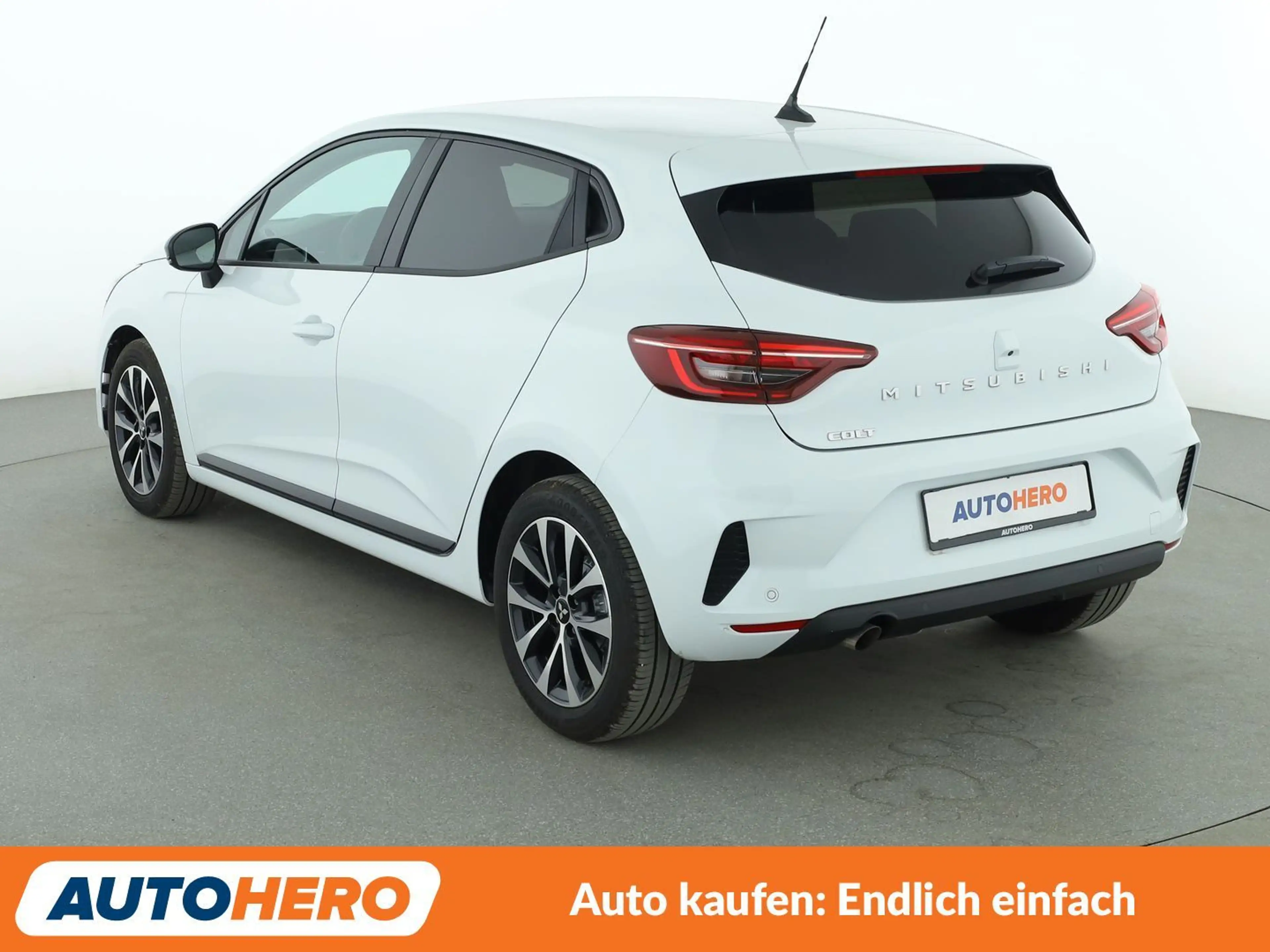 Mitsubishi Colt 1.0 Plus*NAVI*LED*SPUR*CAM*PDC*SHZ*KLIMA* — photo 4