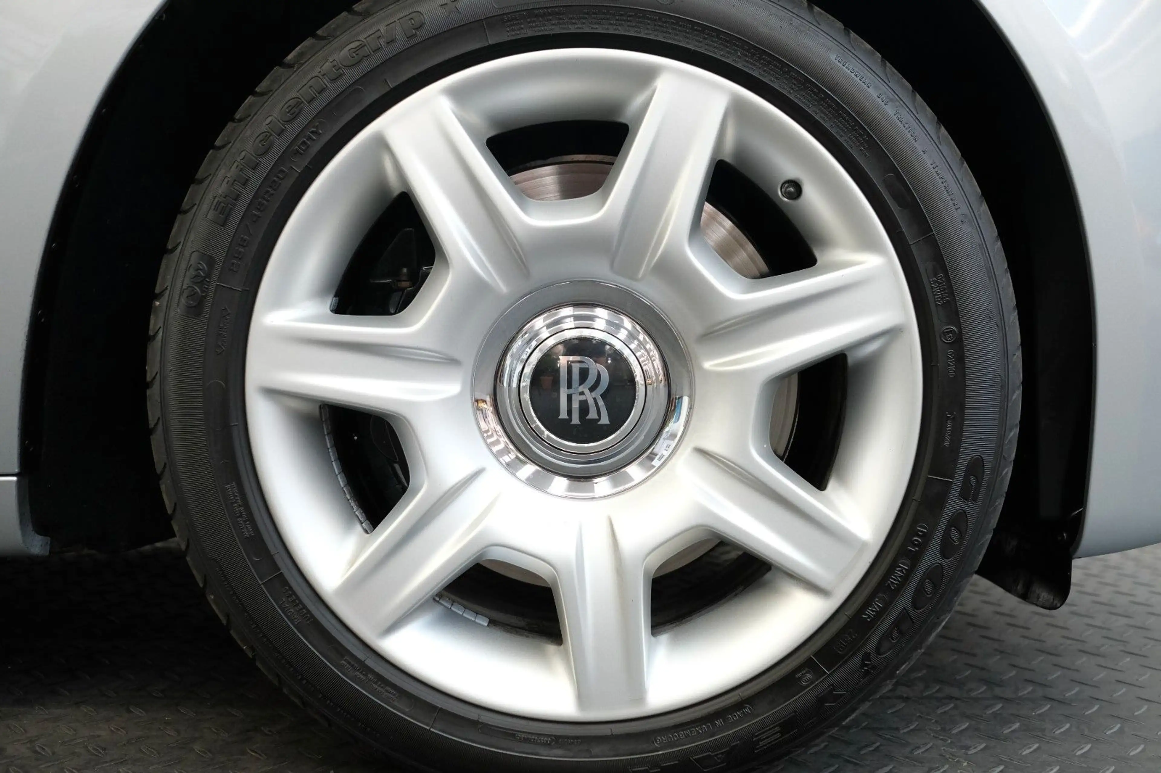 Rolls-Royce Ghost Series II/PANORAMA/NIGHT/REAR-TV/BELÜFTUNG — photo 9